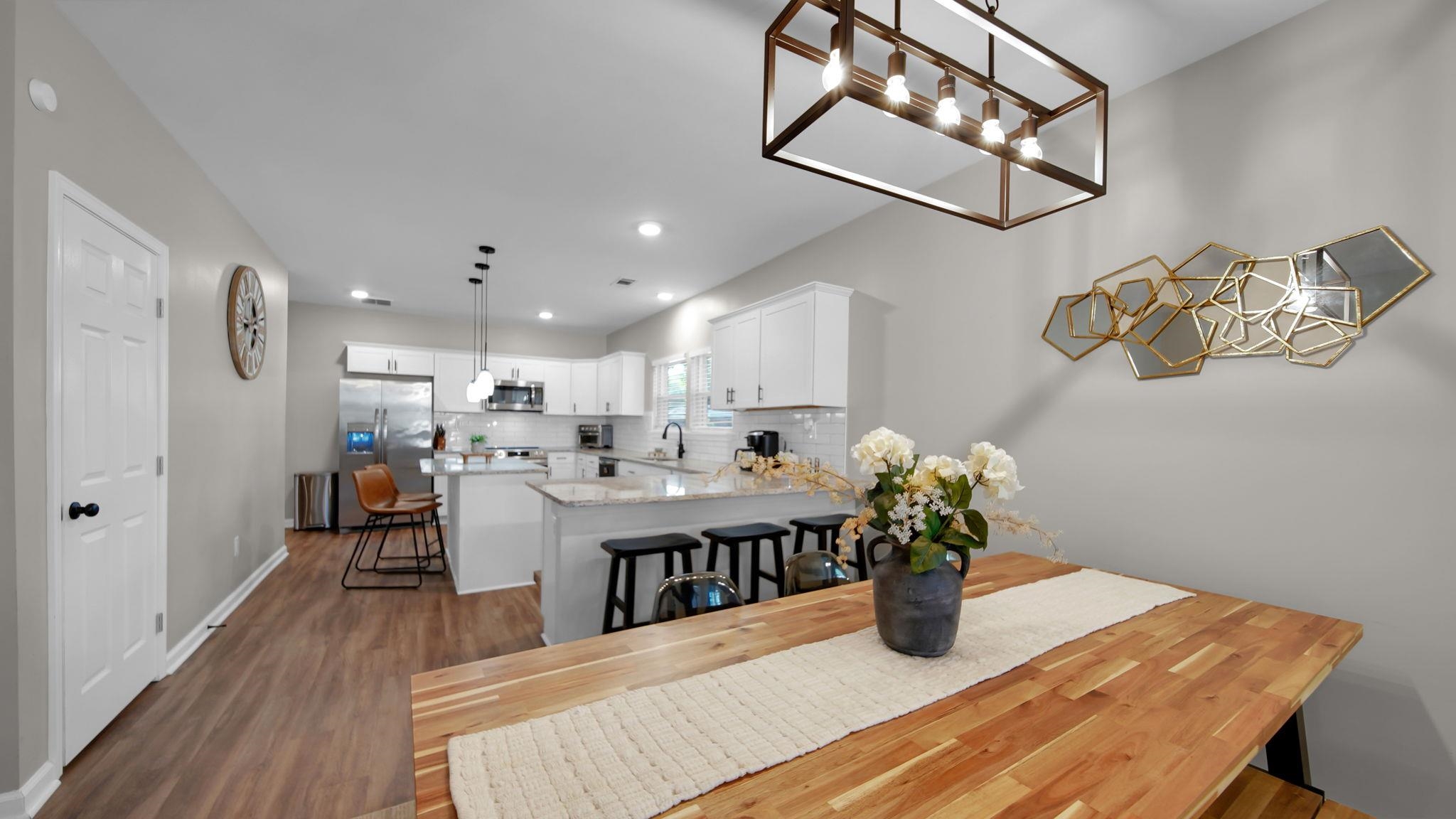 1023 Forrest Ave Property Photo 8