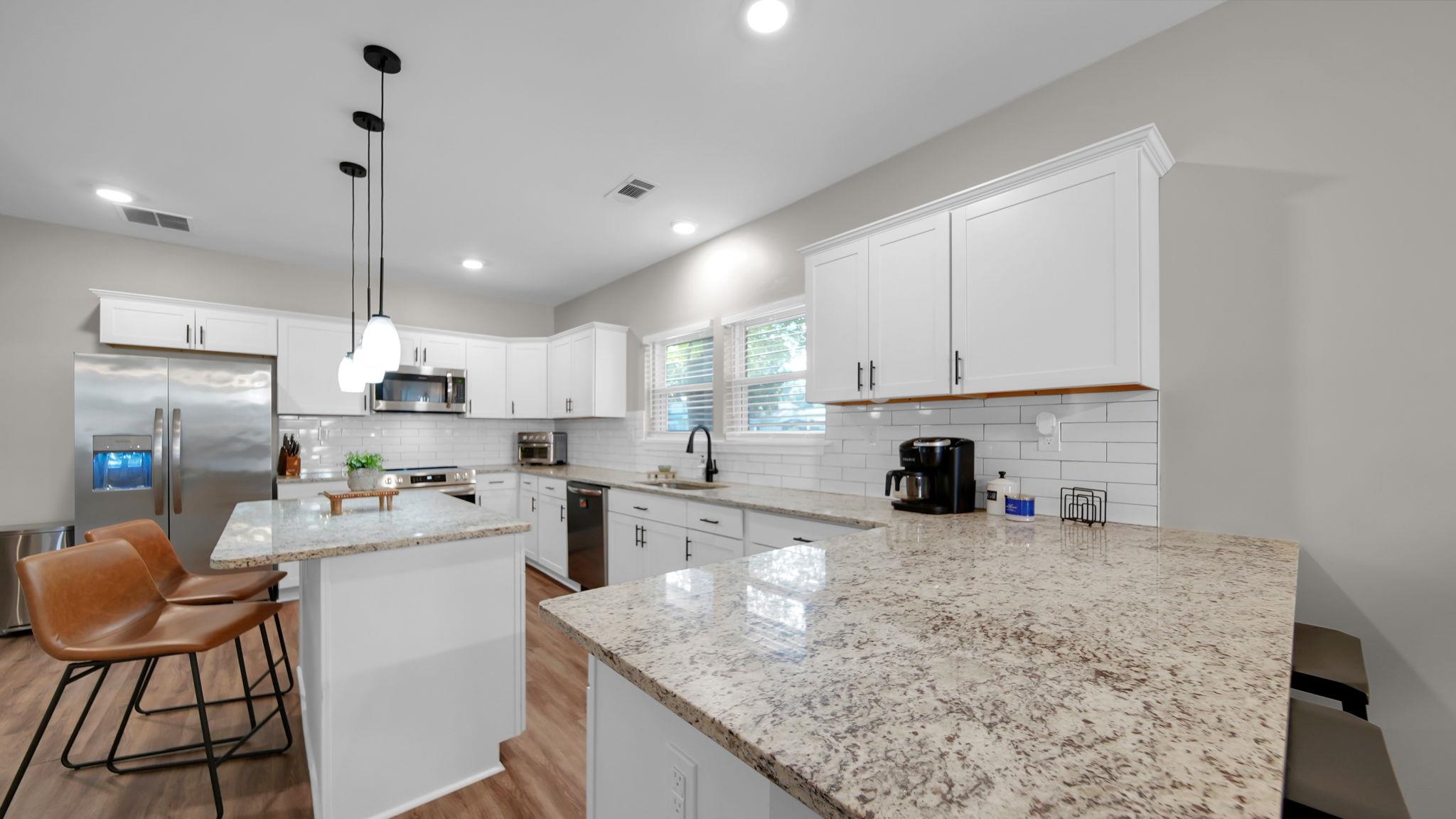 1023 Forrest Ave Property Photo 10