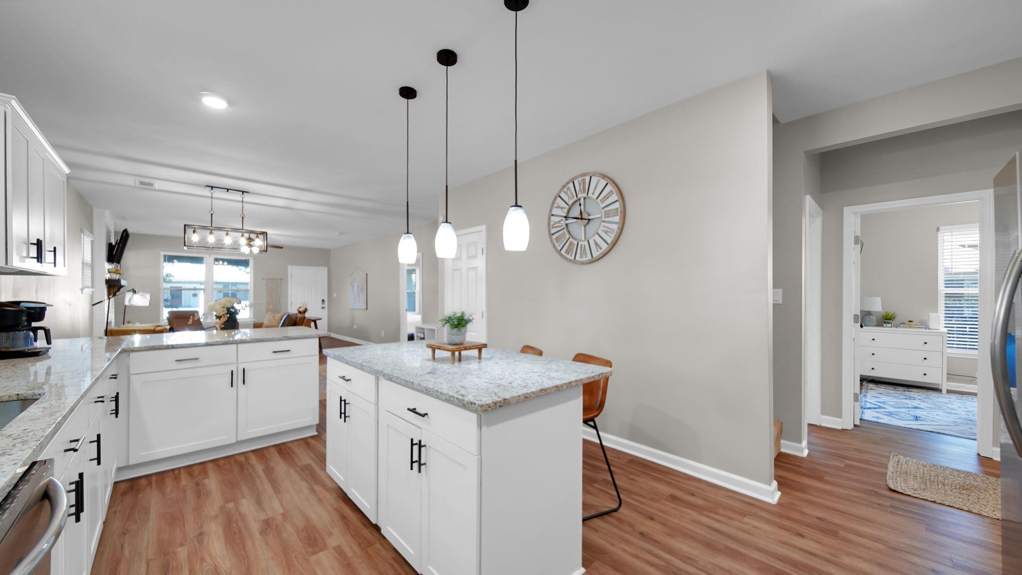 1023 Forrest Ave Property Photo 11
