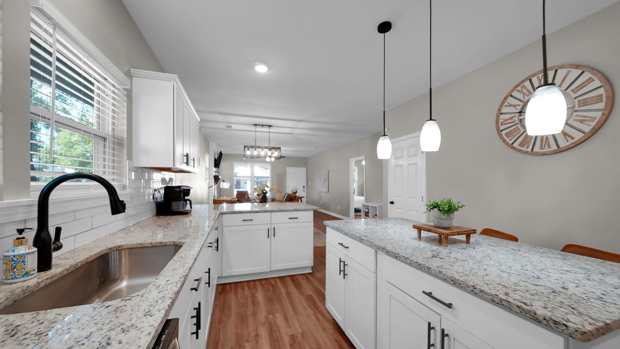 1023 Forrest Ave Property Photo 12