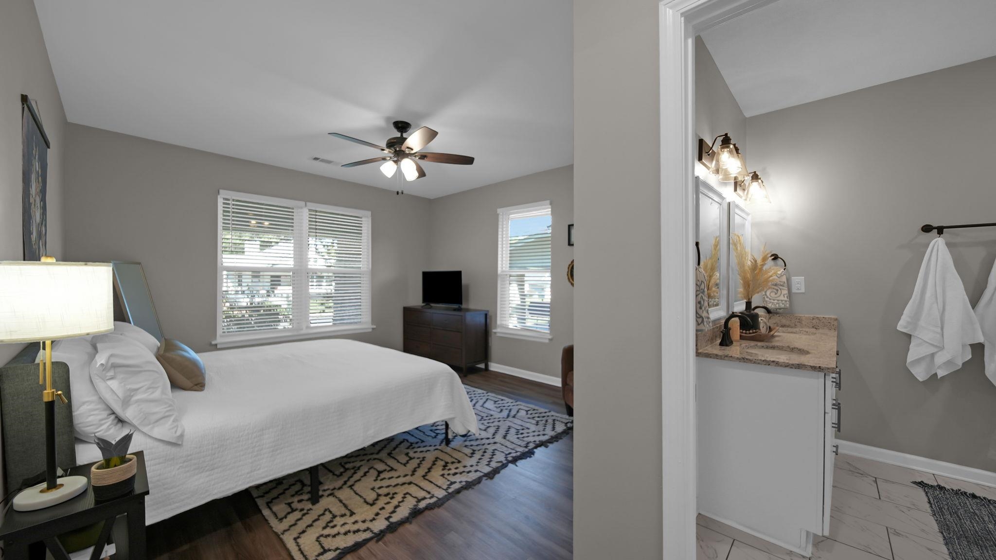 1023 Forrest Ave Property Photo 18