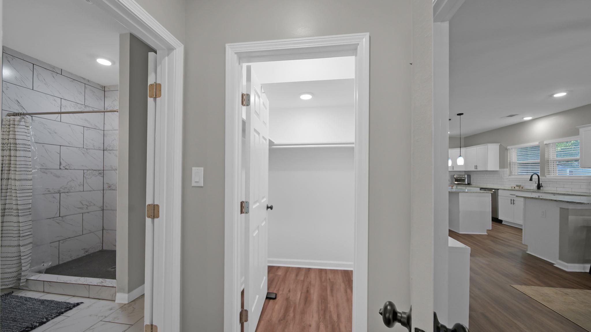 1023 Forrest Ave Property Photo 20