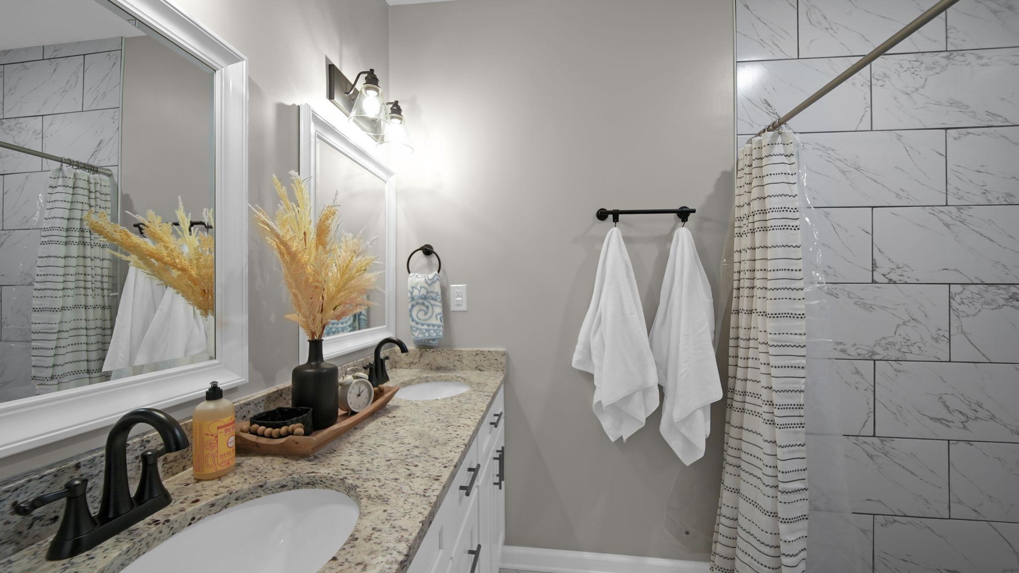 1023 Forrest Ave Property Photo 22