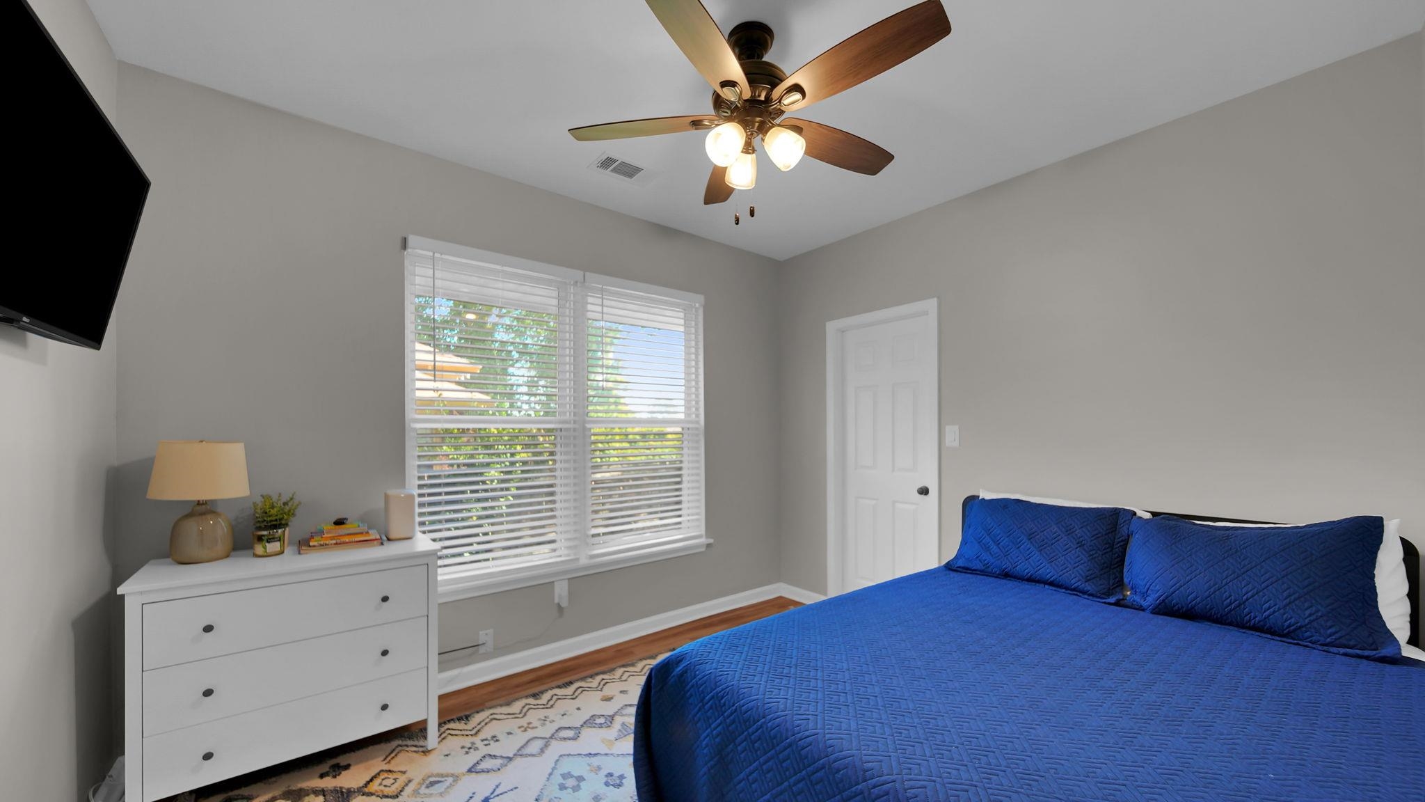 1023 Forrest Ave Property Photo 23