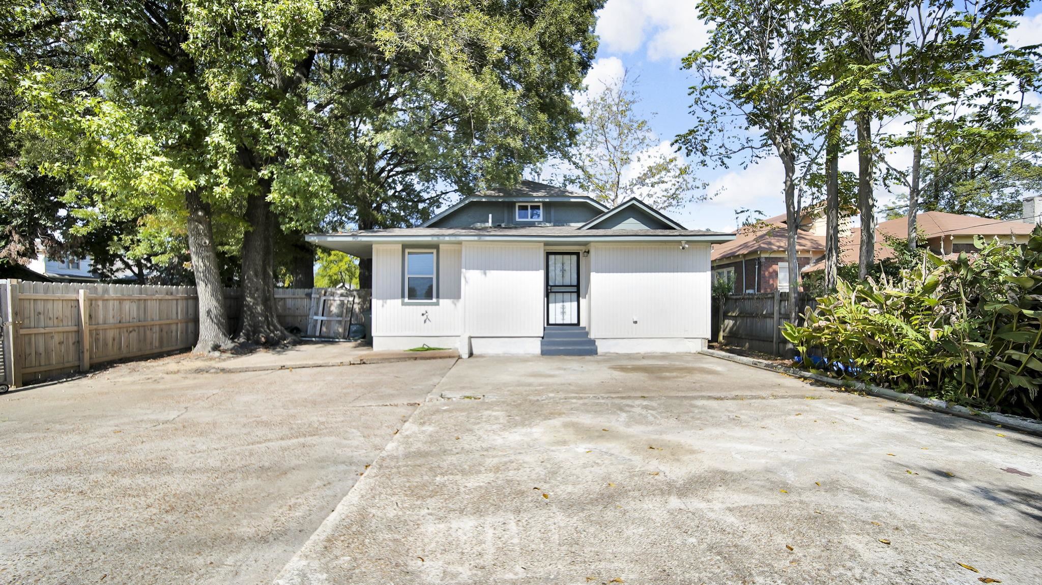1023 Forrest Ave Property Photo 27
