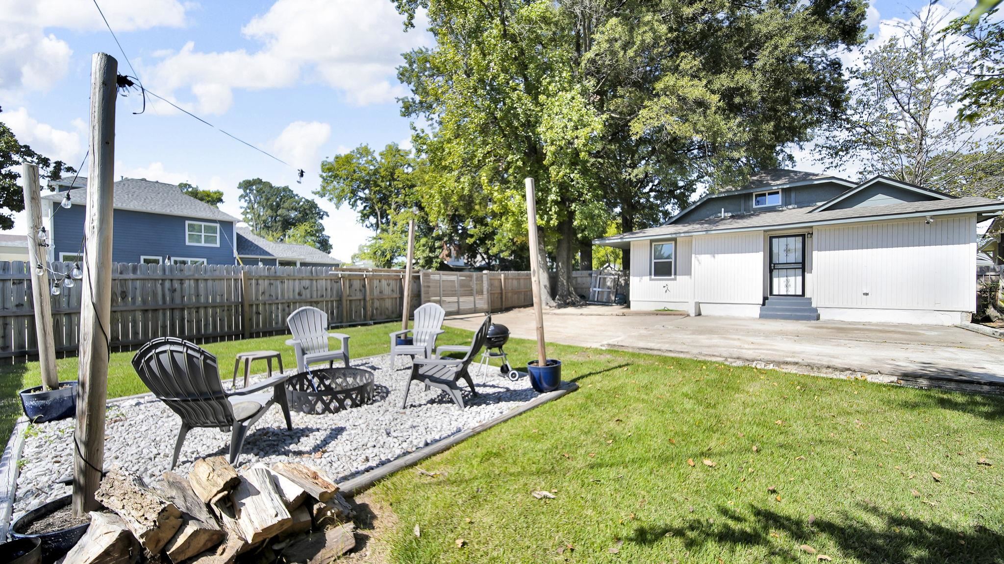 1023 Forrest Ave Property Photo 29