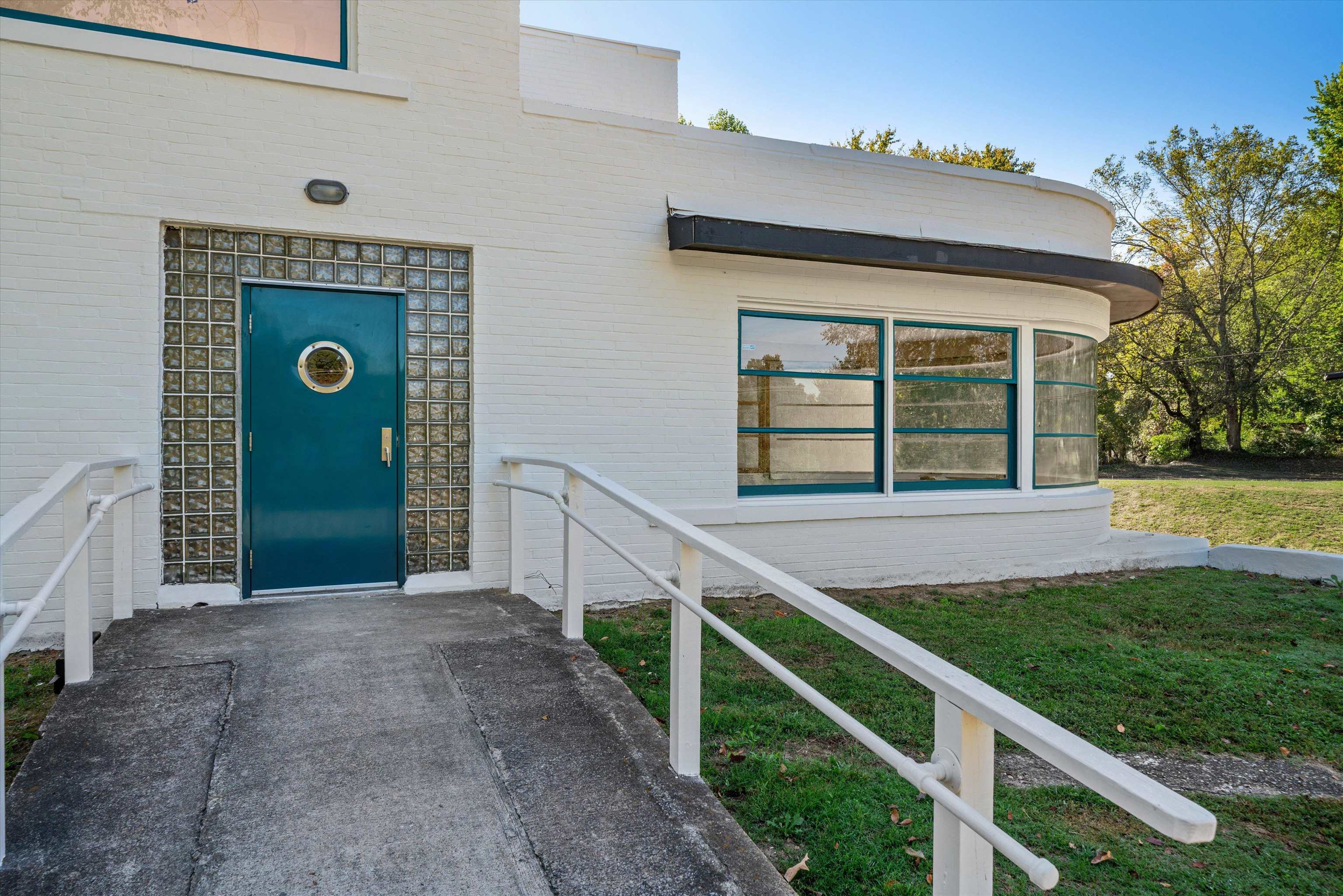 3590 Thomas St Property Photo 16