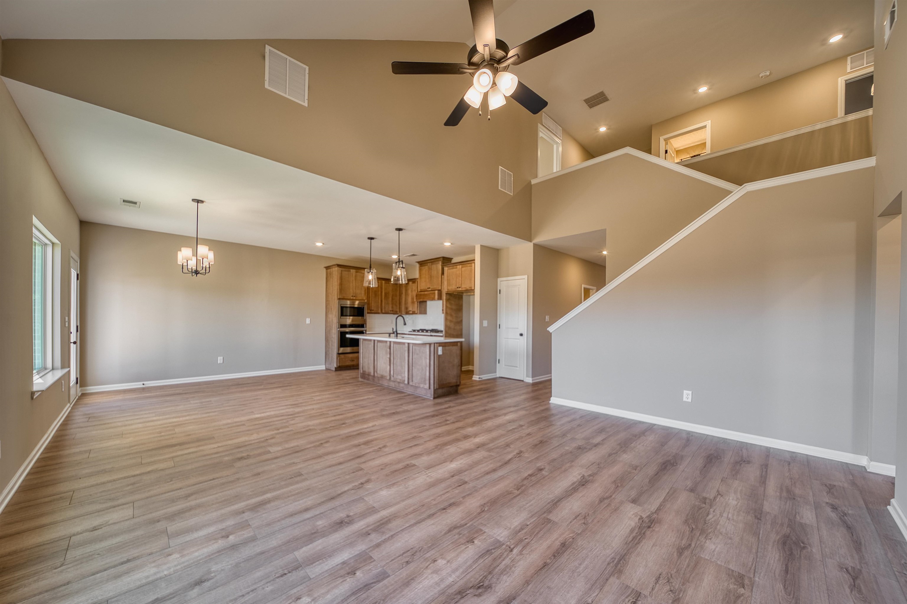 170 Como Ln Property Photo 5