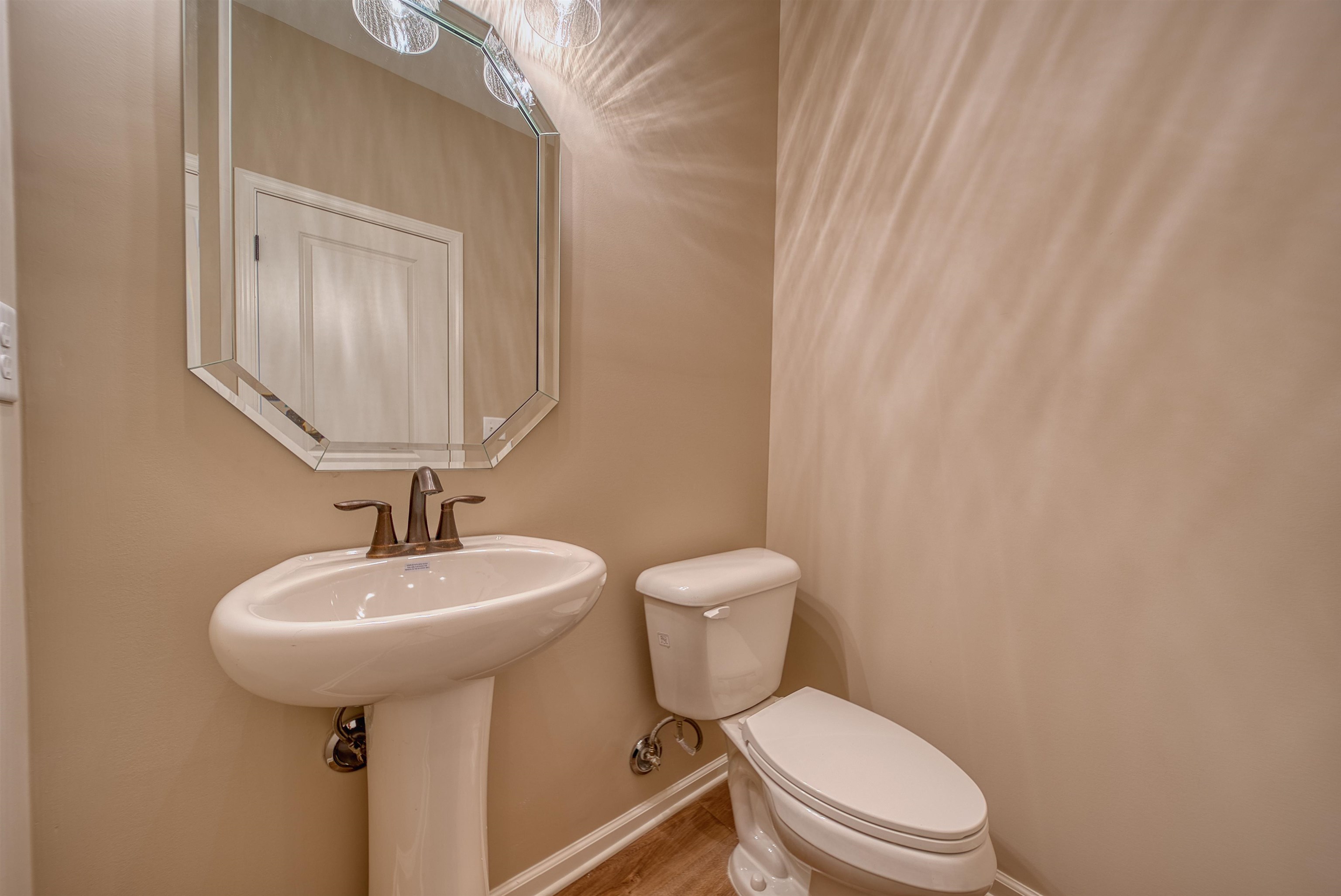 170 Como Ln Property Photo 14