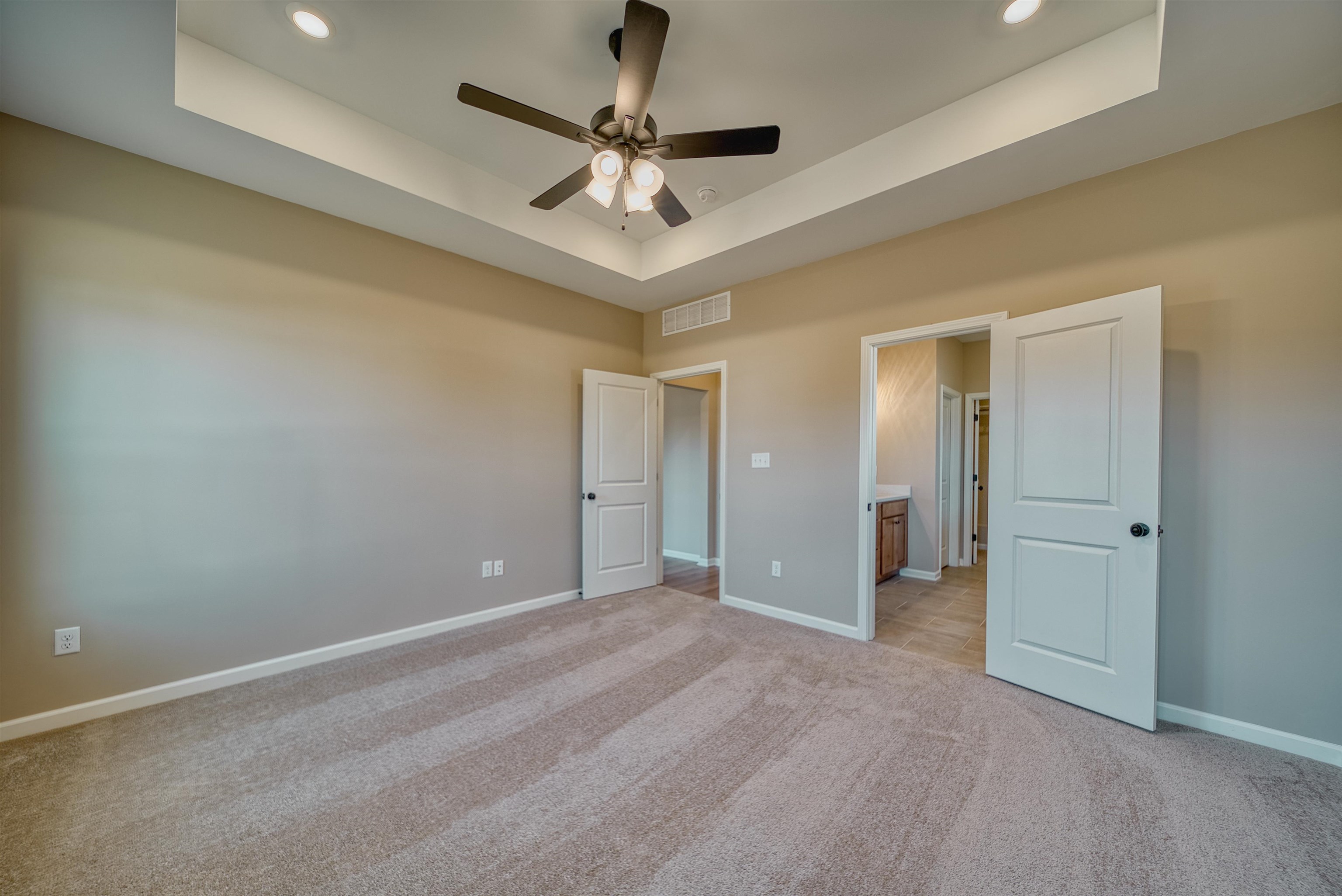 170 Como Ln Property Photo 19