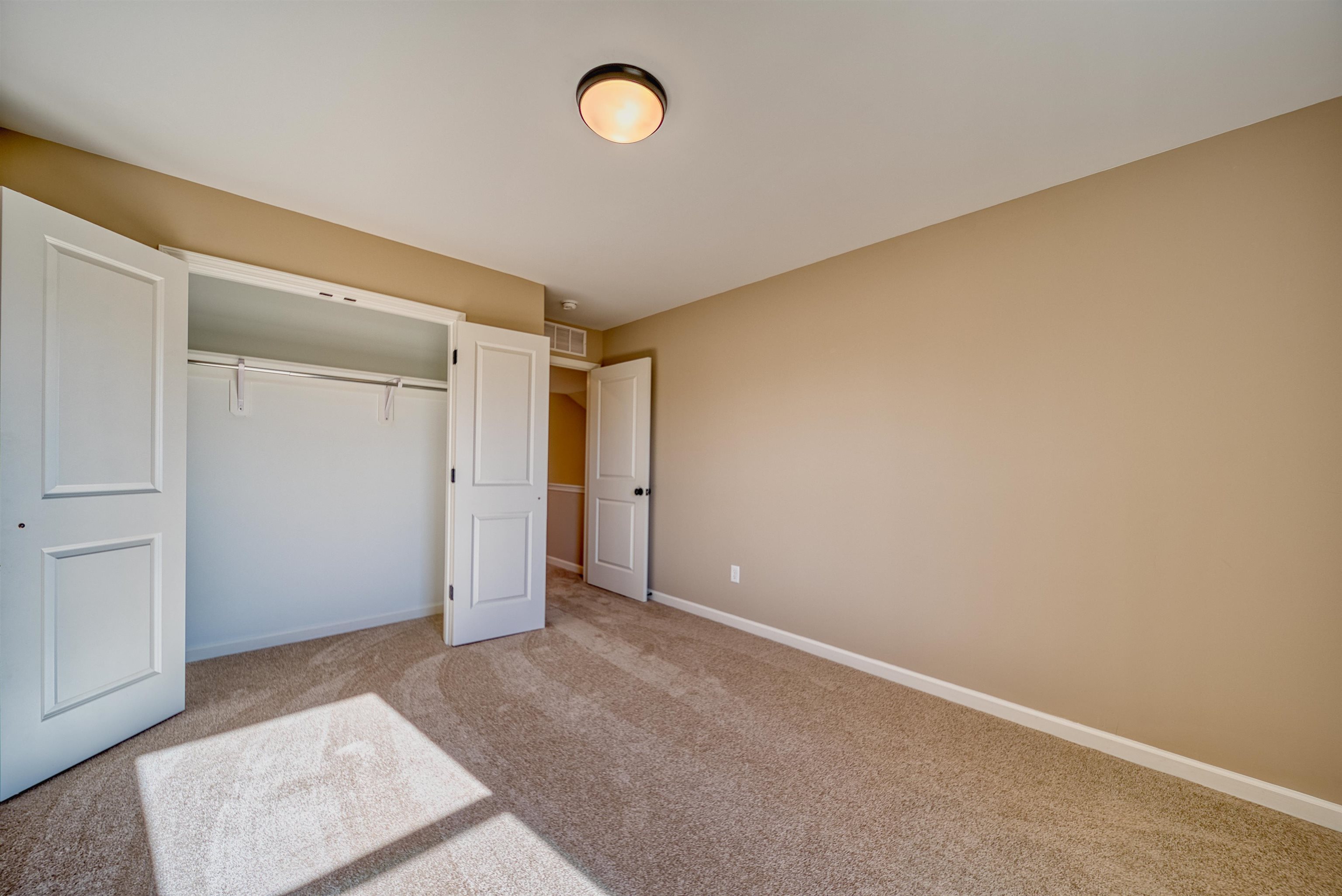 170 Como Ln Property Photo 29