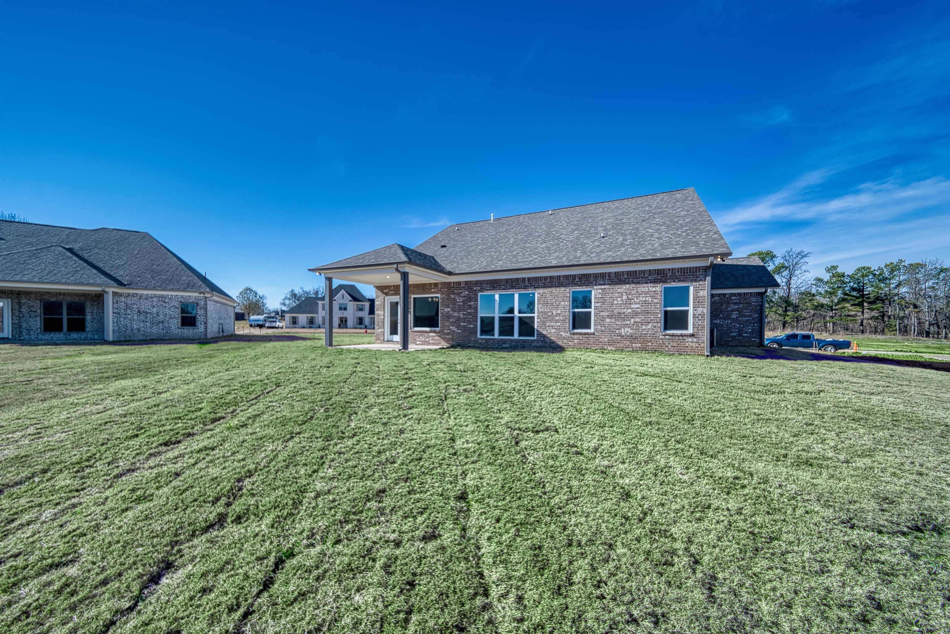 170 Como Ln Property Photo 38