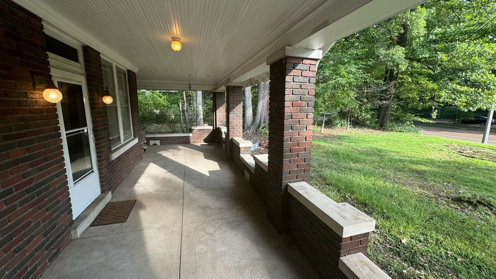 1624 N Parkway Ave Property Photo 4