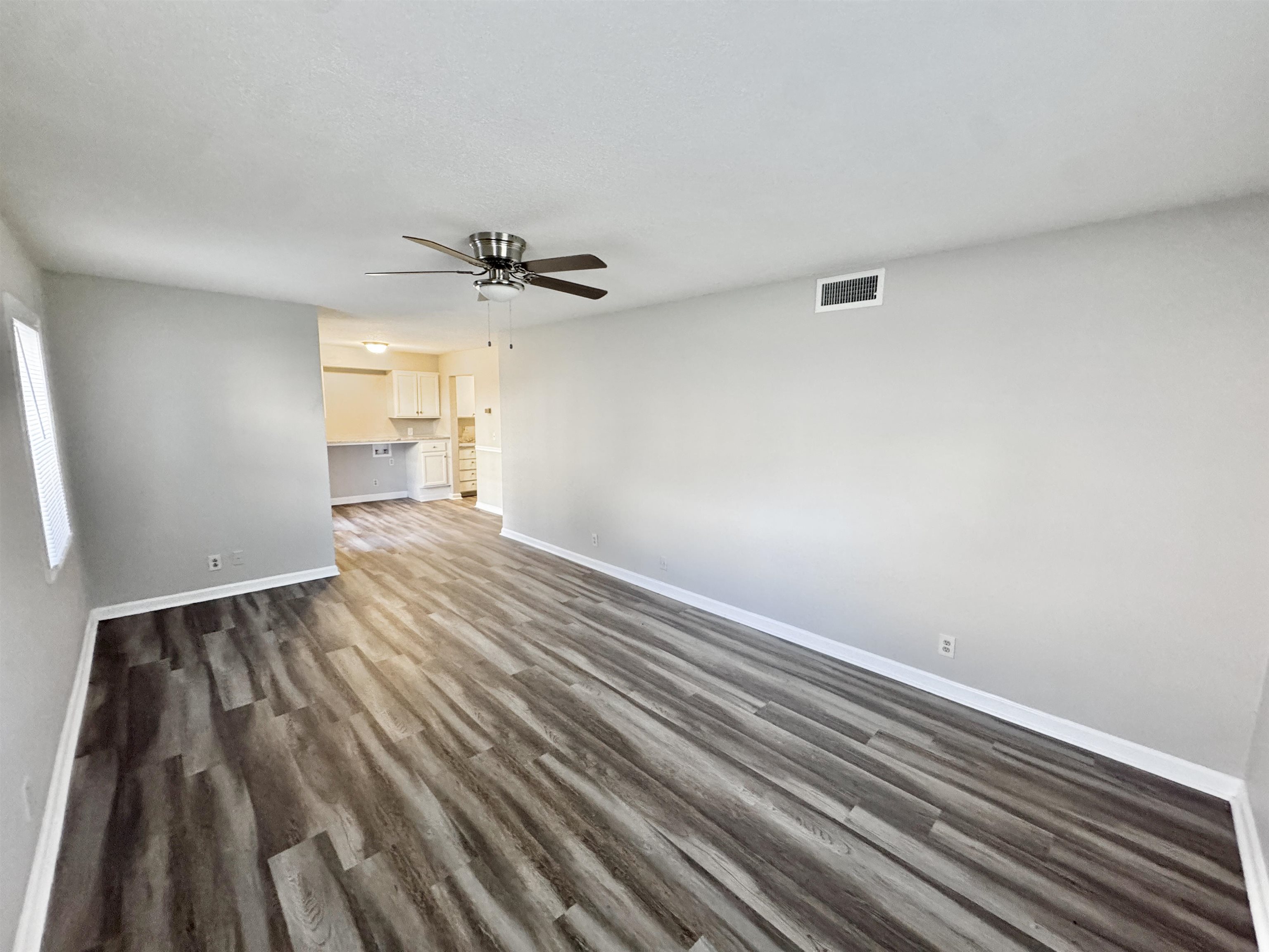 1202 Middle Court Ct 101 Property Photo 9