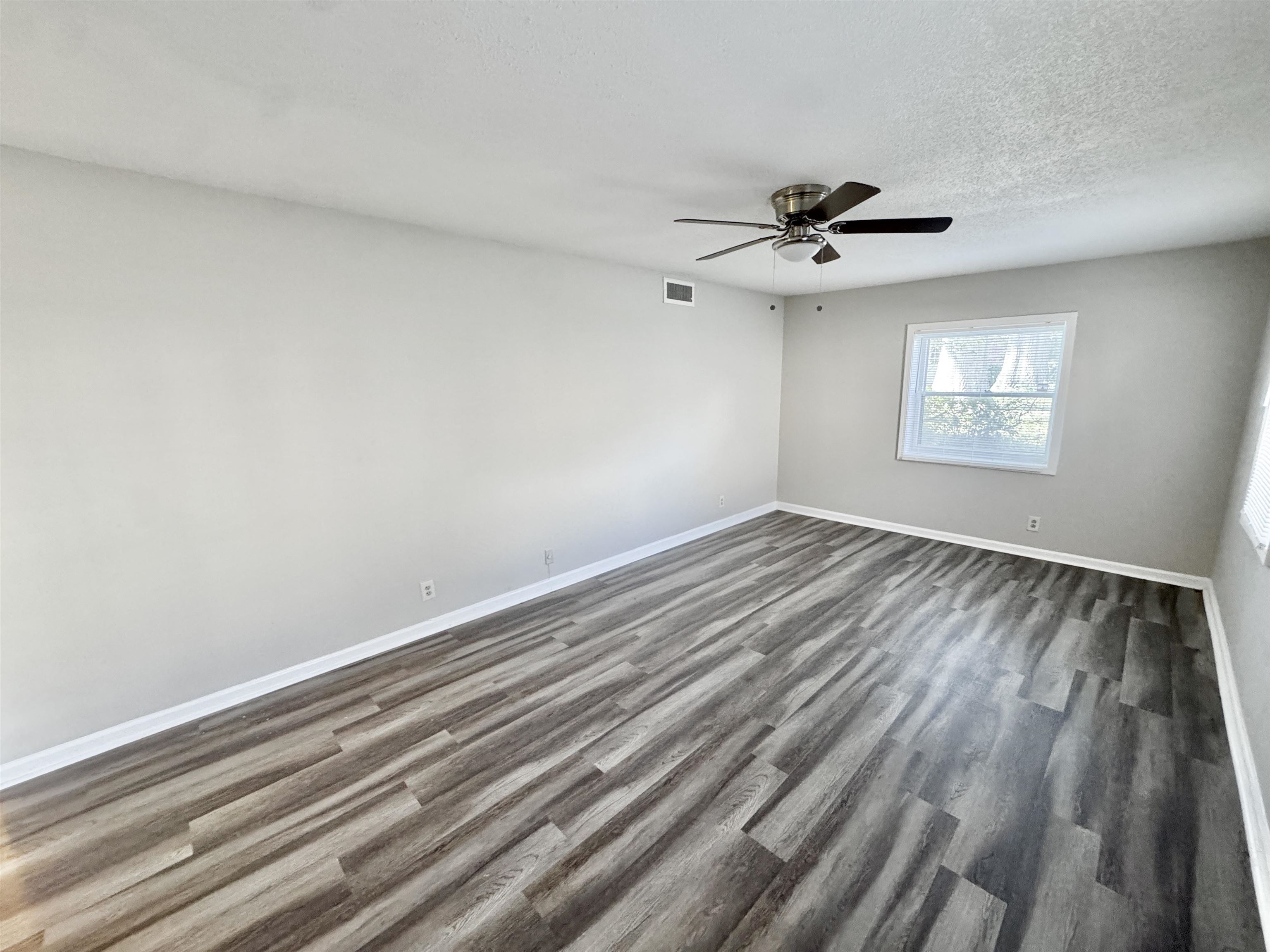 1202 Middle Court Ct 101 Property Photo 14
