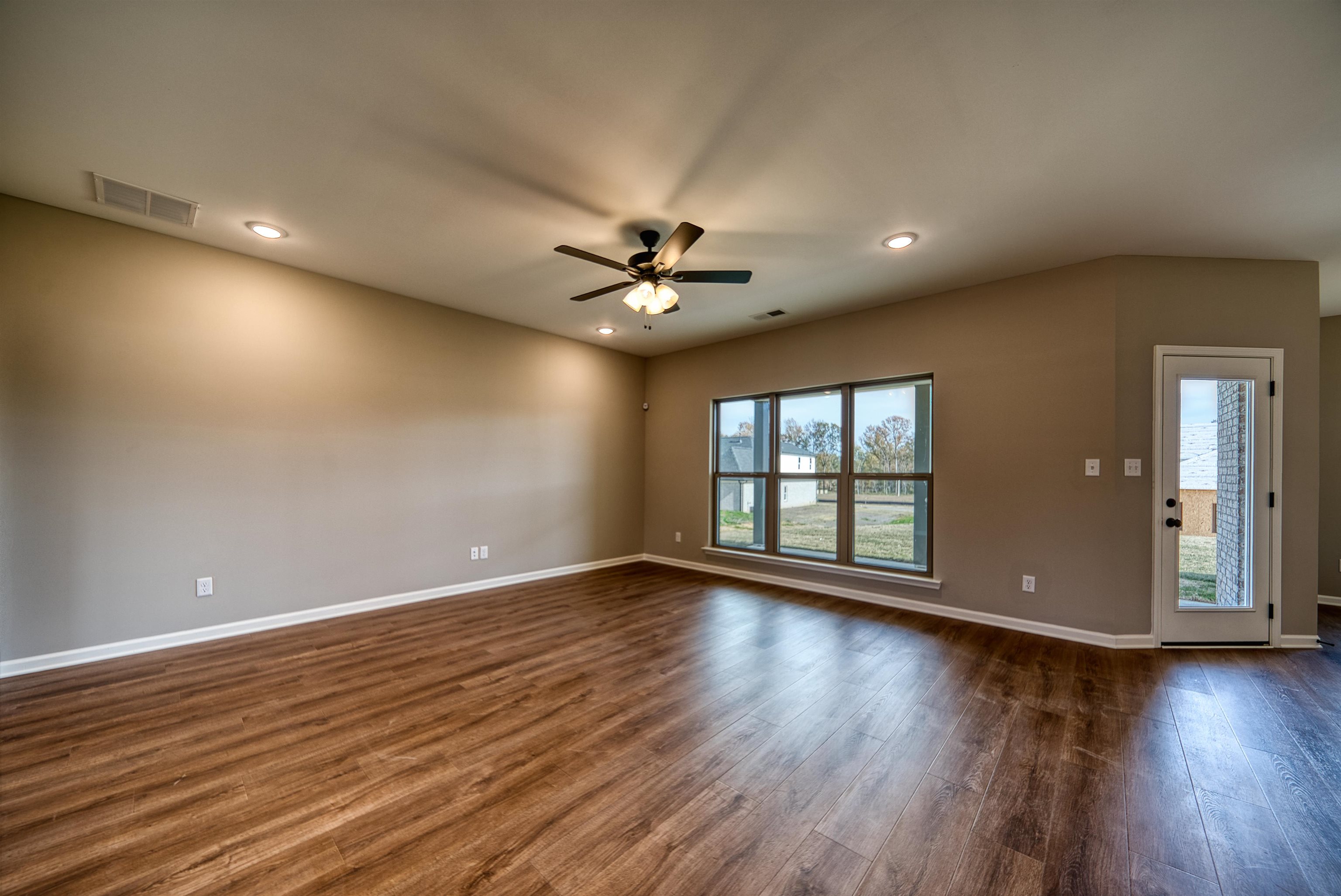 236 Como Ln Property Photo 3