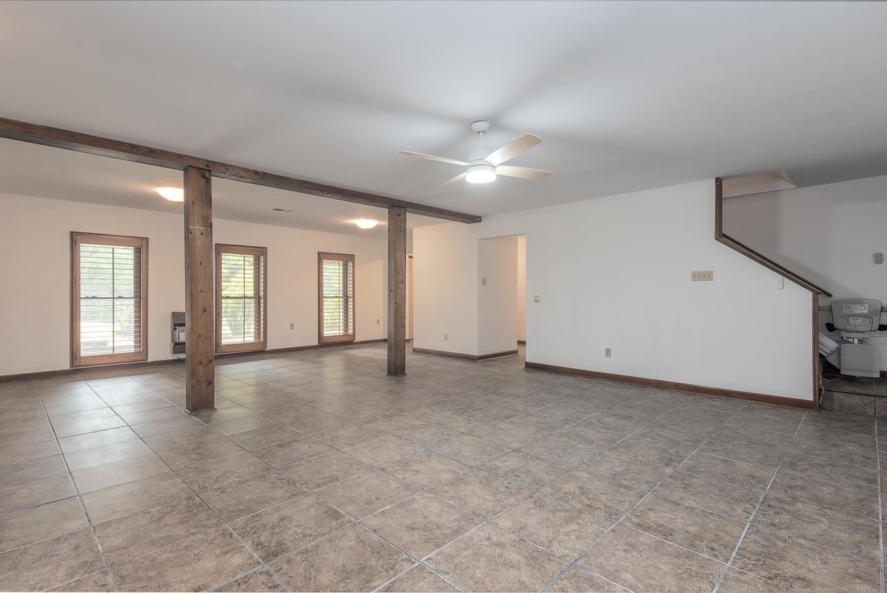 900 Centerpoint Dr Property Photo 22