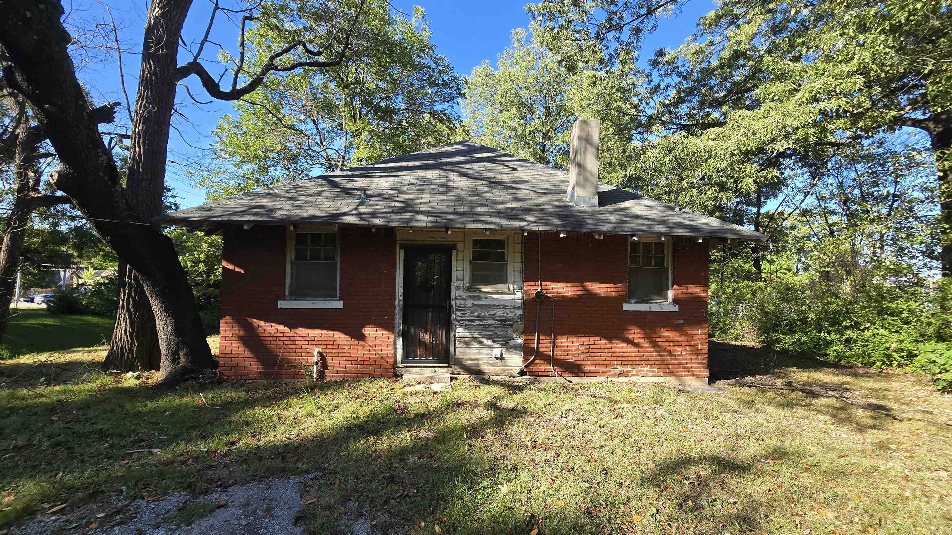 2601 Jackson Ave Property Photo 3