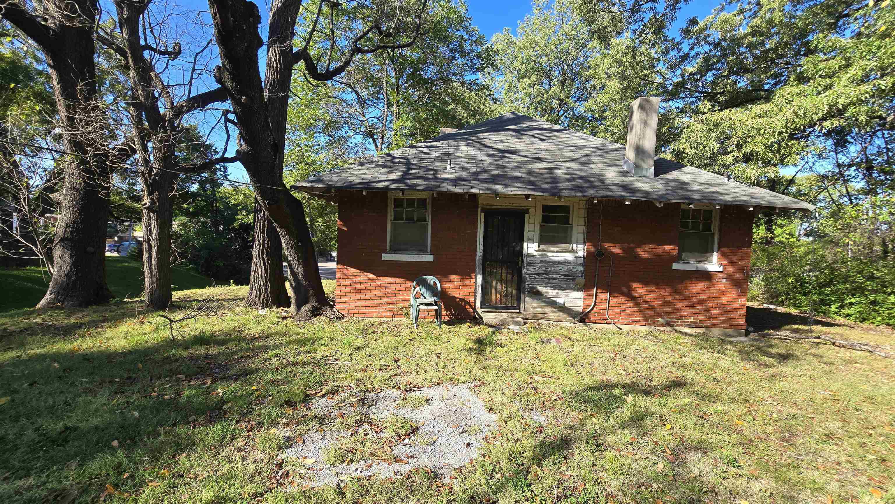 2601 Jackson Ave Property Photo 5