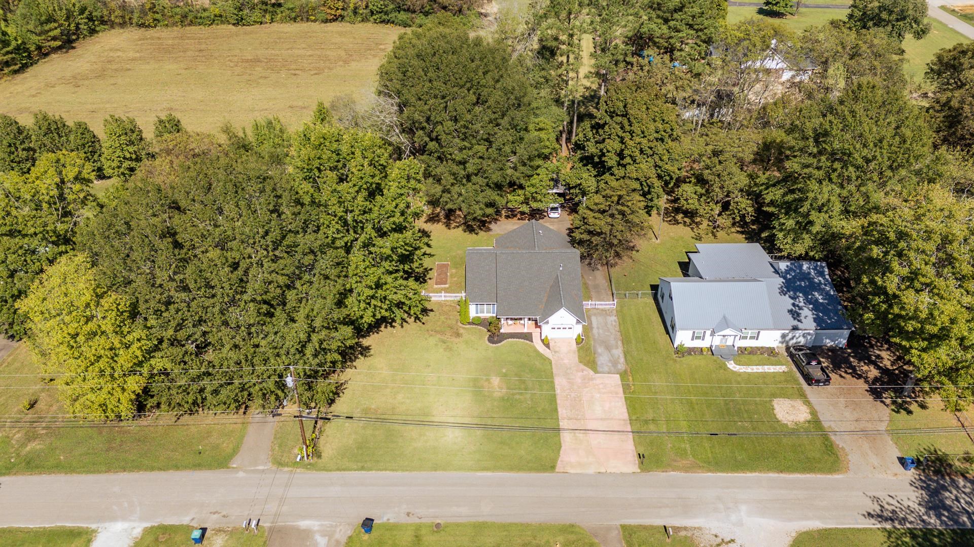 224 Willow Dr Property Photo 2