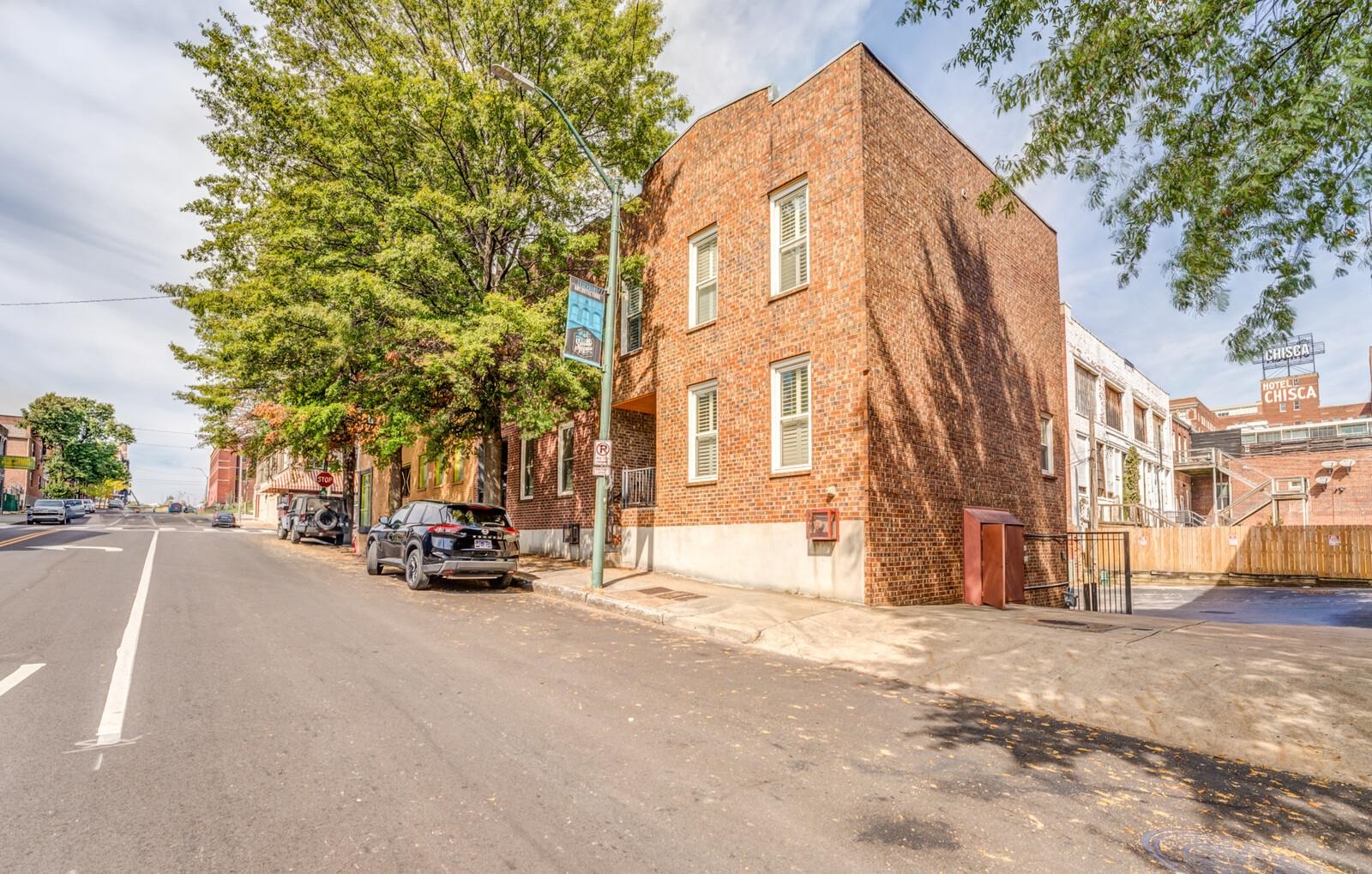 110 VANCE AVE