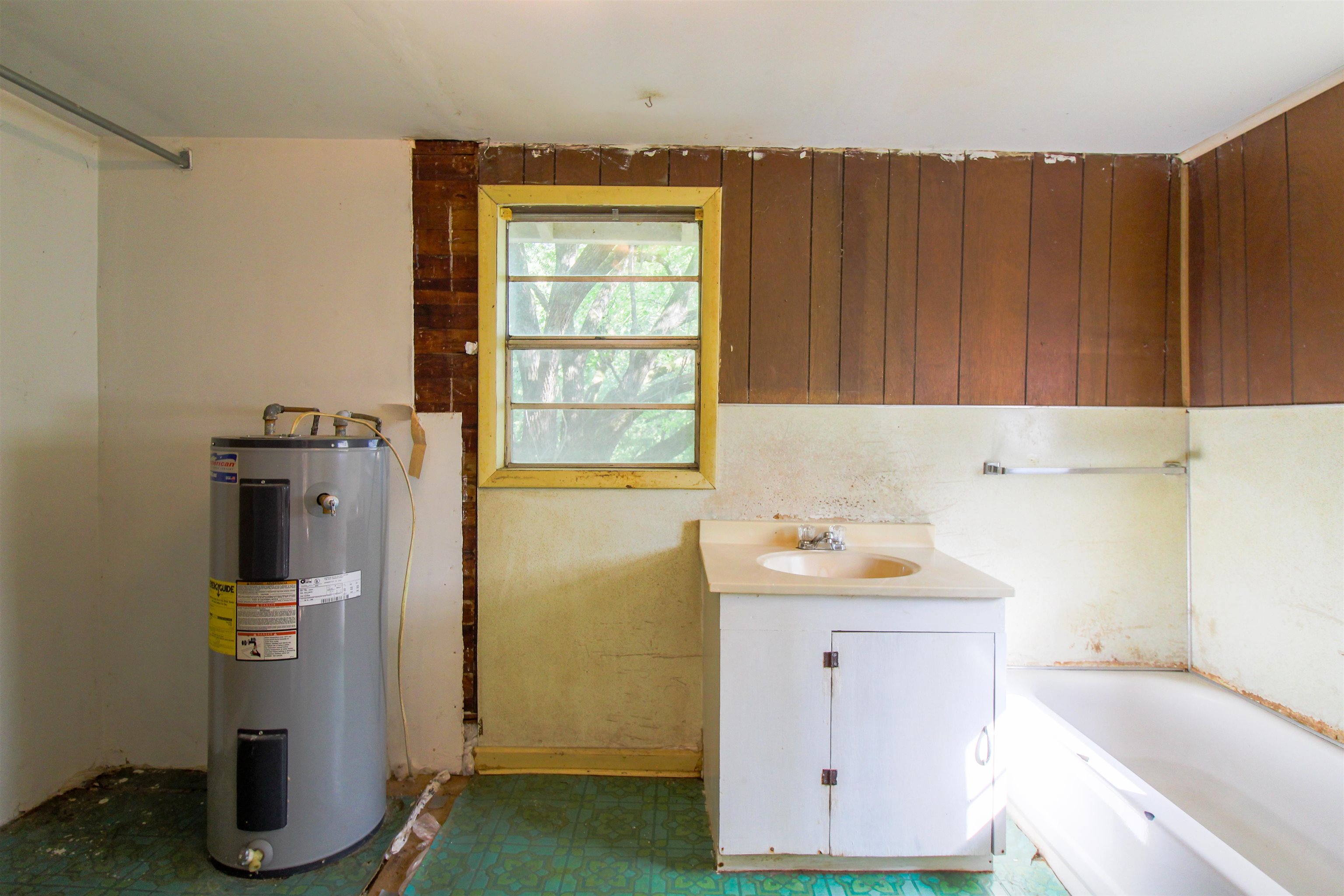 2440 Edith Nankipoo Rd Property Photo 17