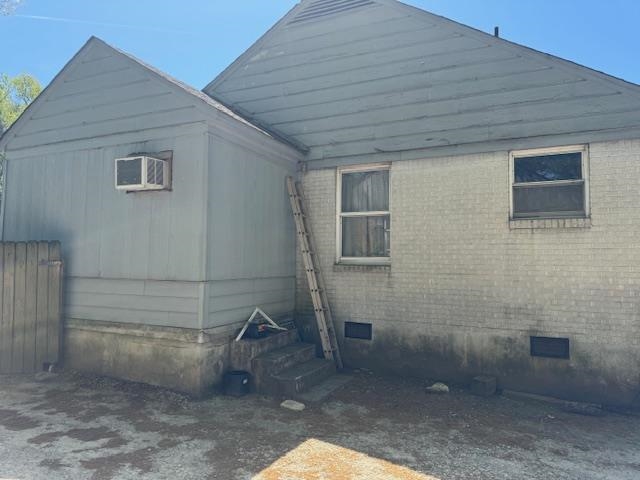 1345 Maria St Property Photo 4