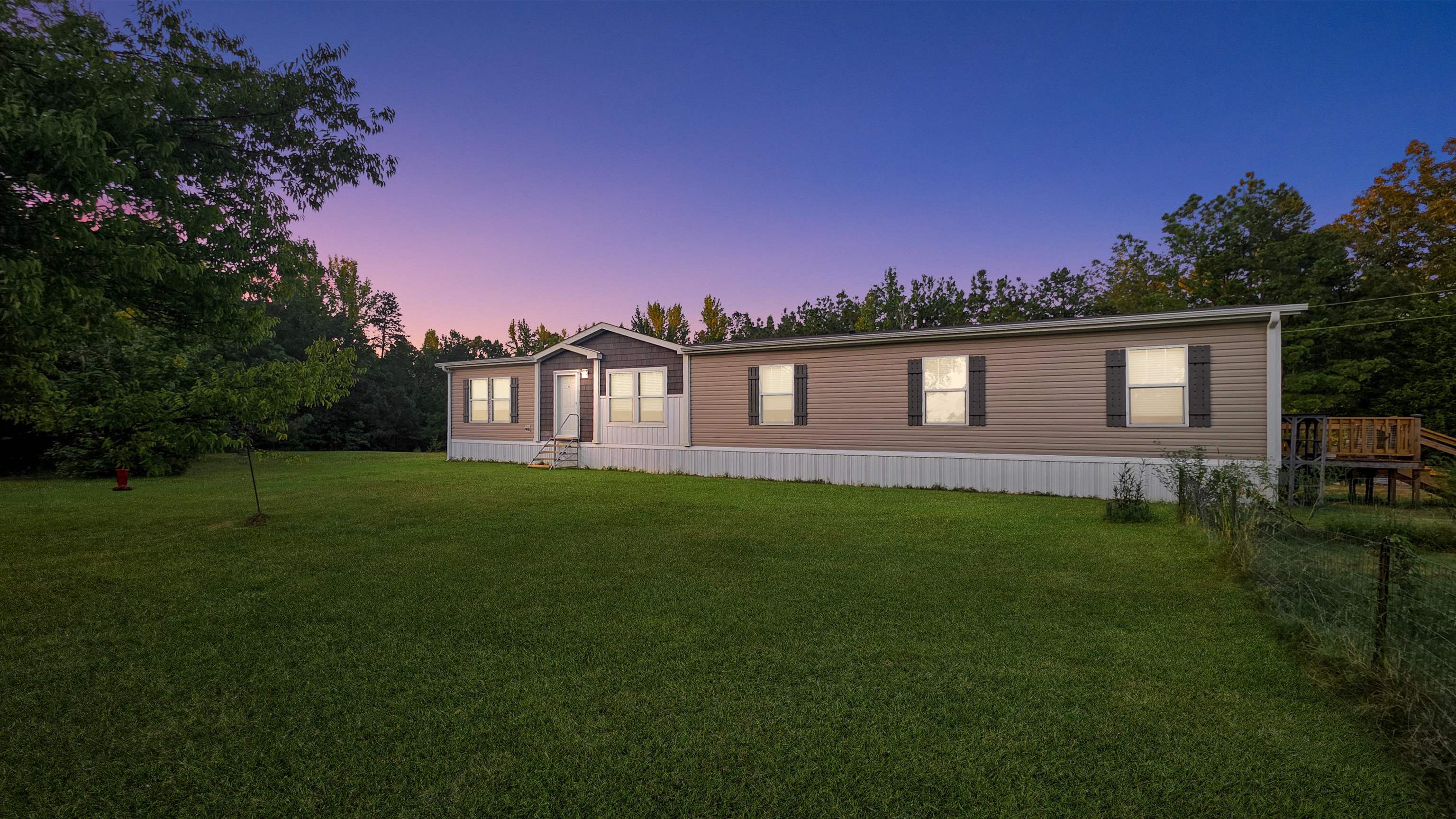 350 GEORGE LN Property Photo 1
