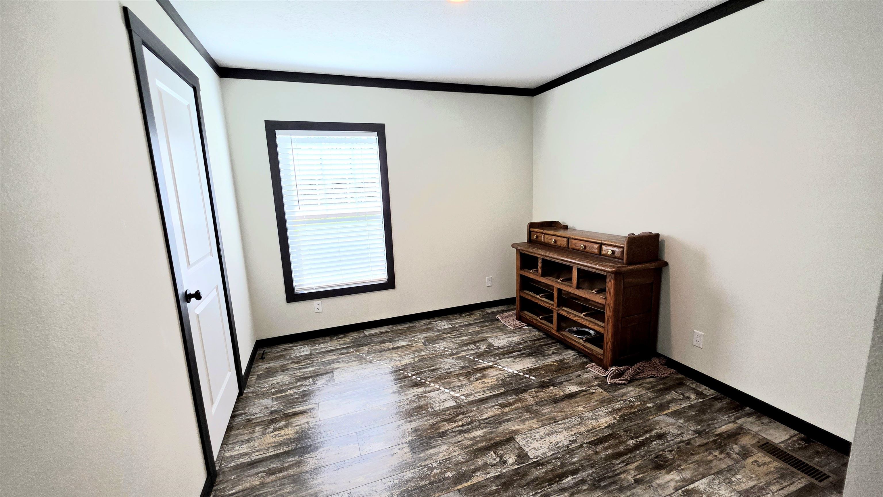 350 George Ln Property Photo 10