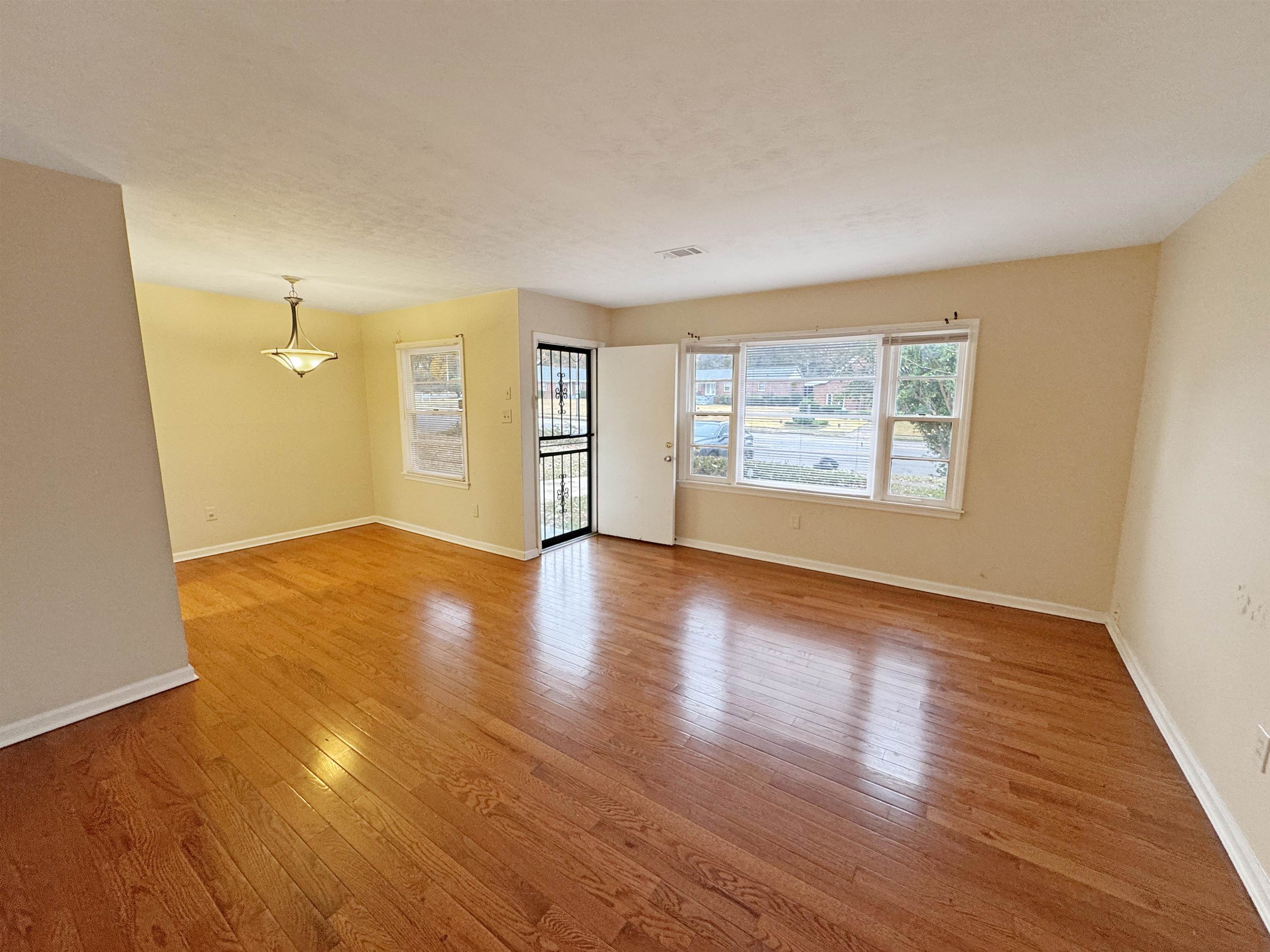 1519 S White Station Rd Property Photo 5