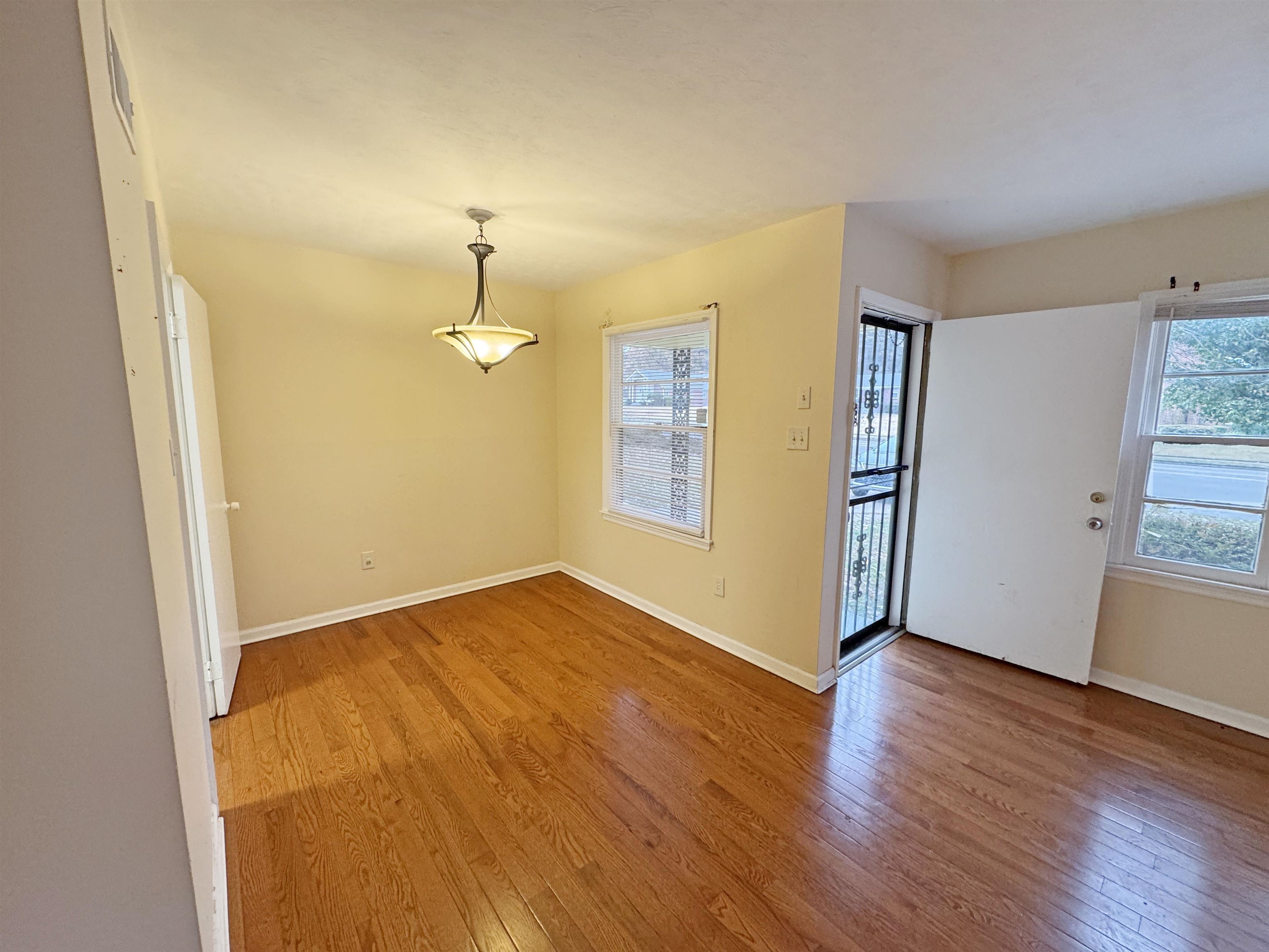 1519 S White Station Rd Property Photo 6