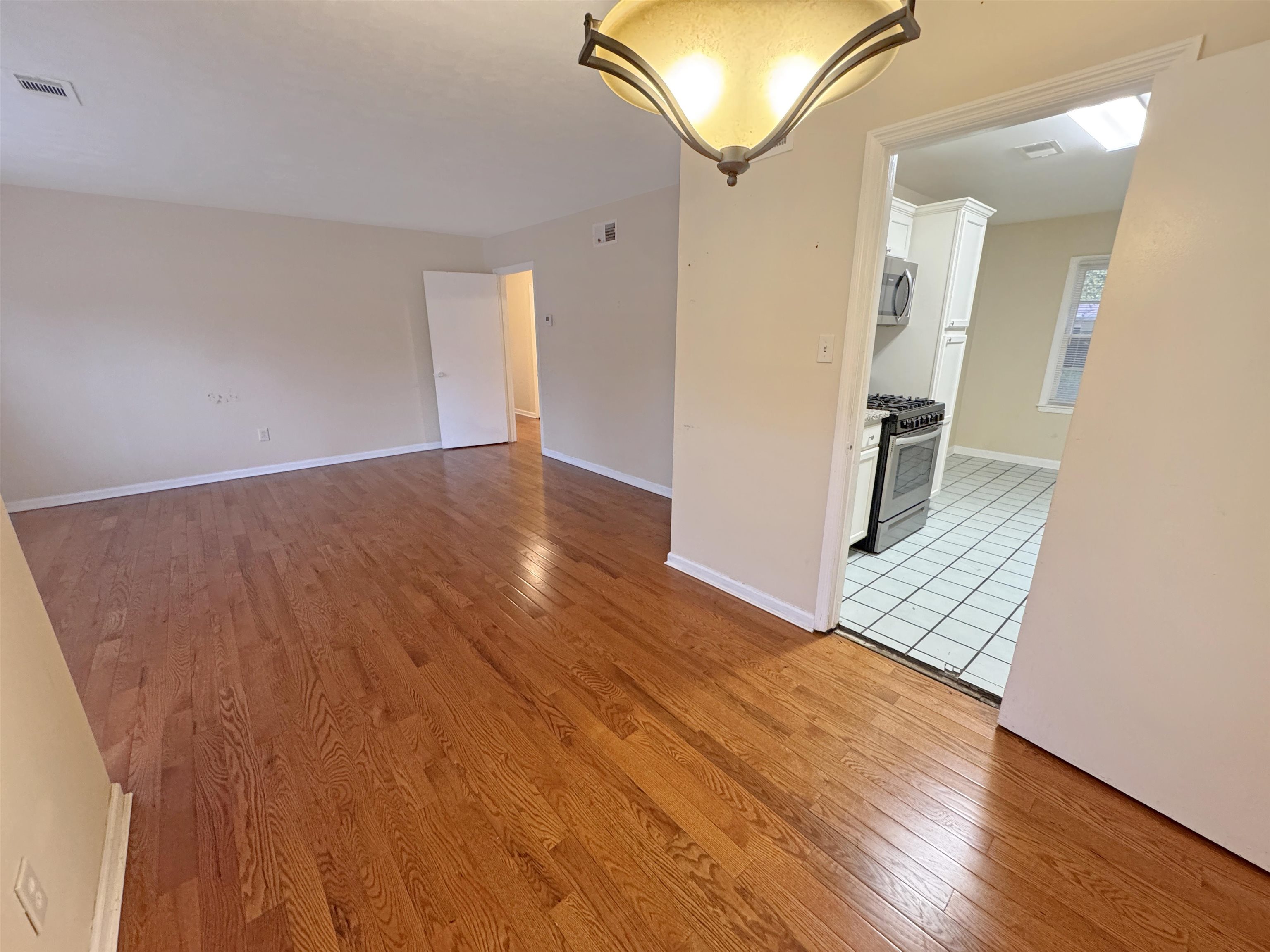 1519 S White Station Rd Property Photo 8