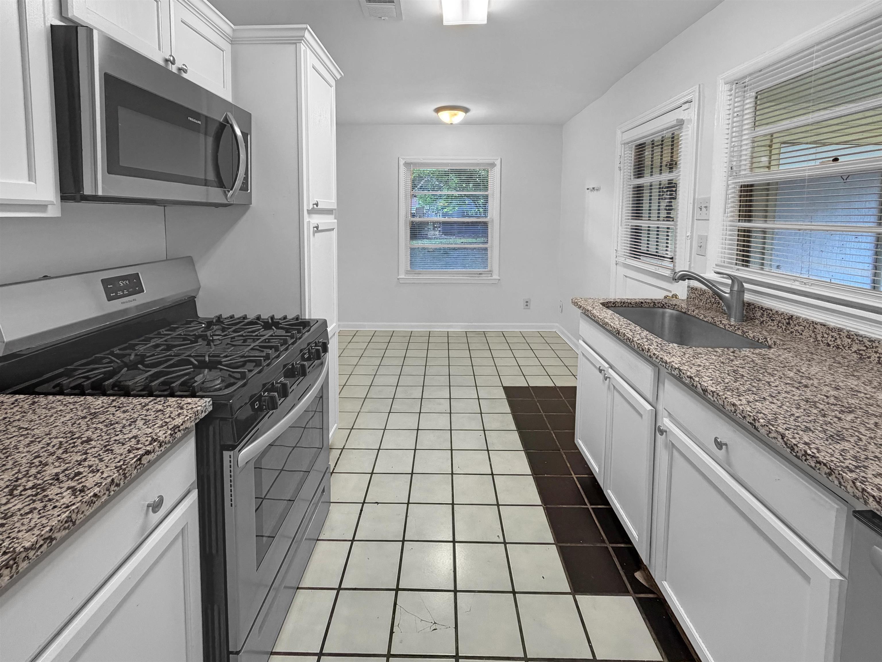 1519 S White Station Rd Property Photo 9