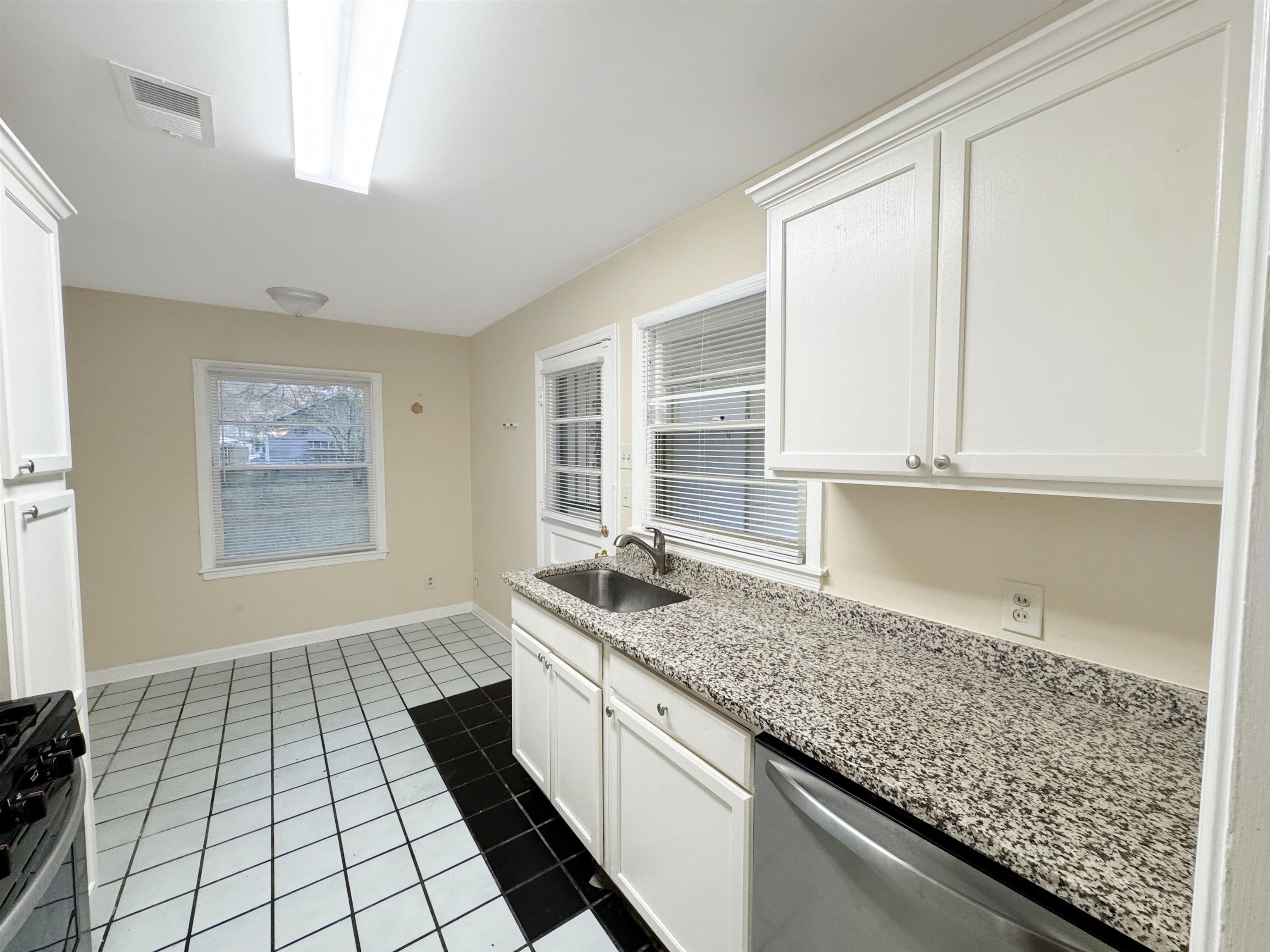 1519 S White Station Rd Property Photo 10