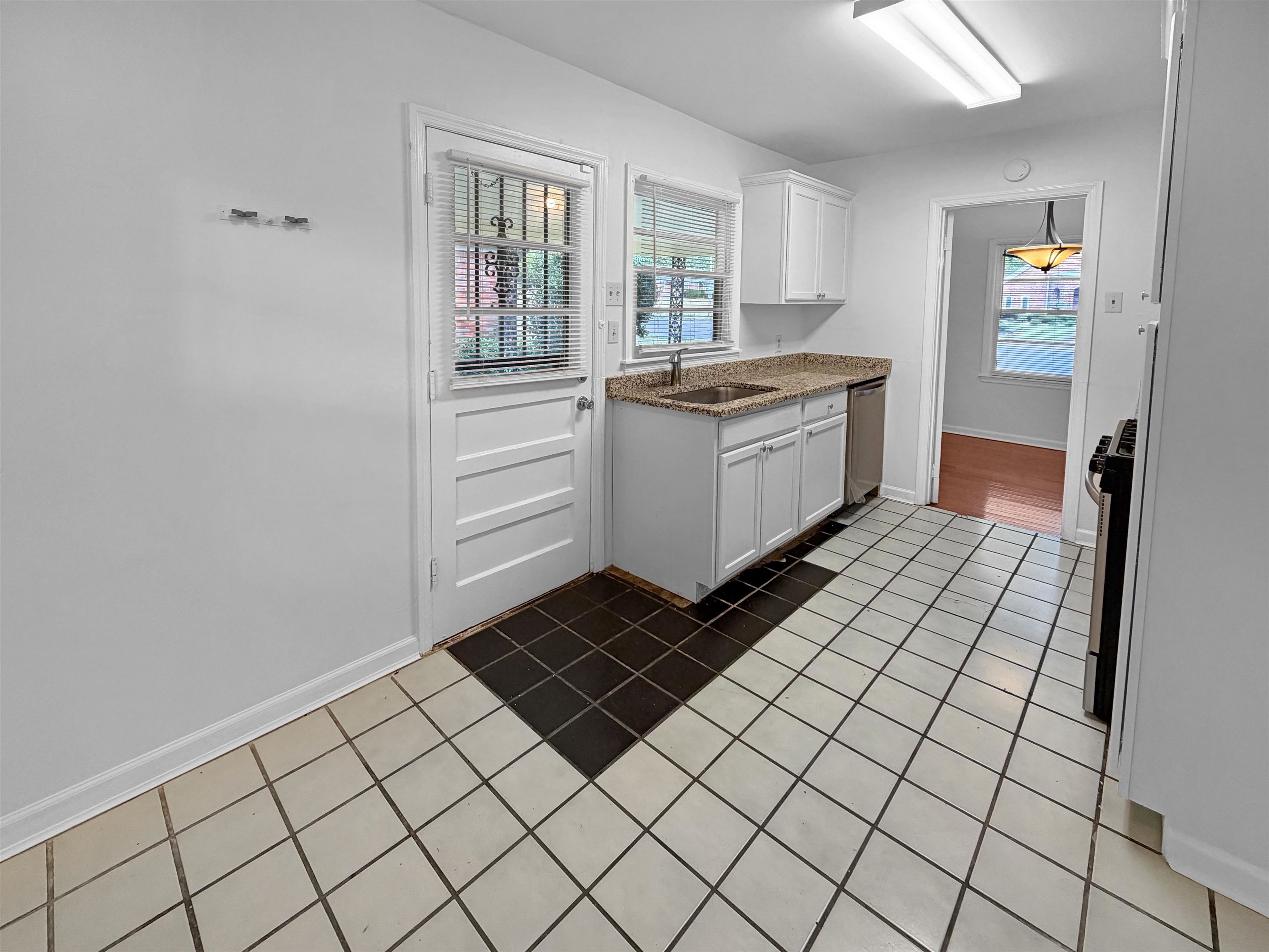 1519 S White Station Rd Property Photo 12