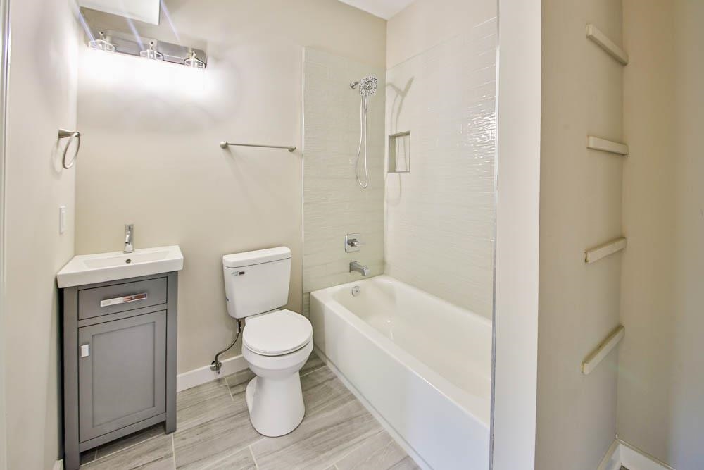 2029 Felix St Property Photo 7