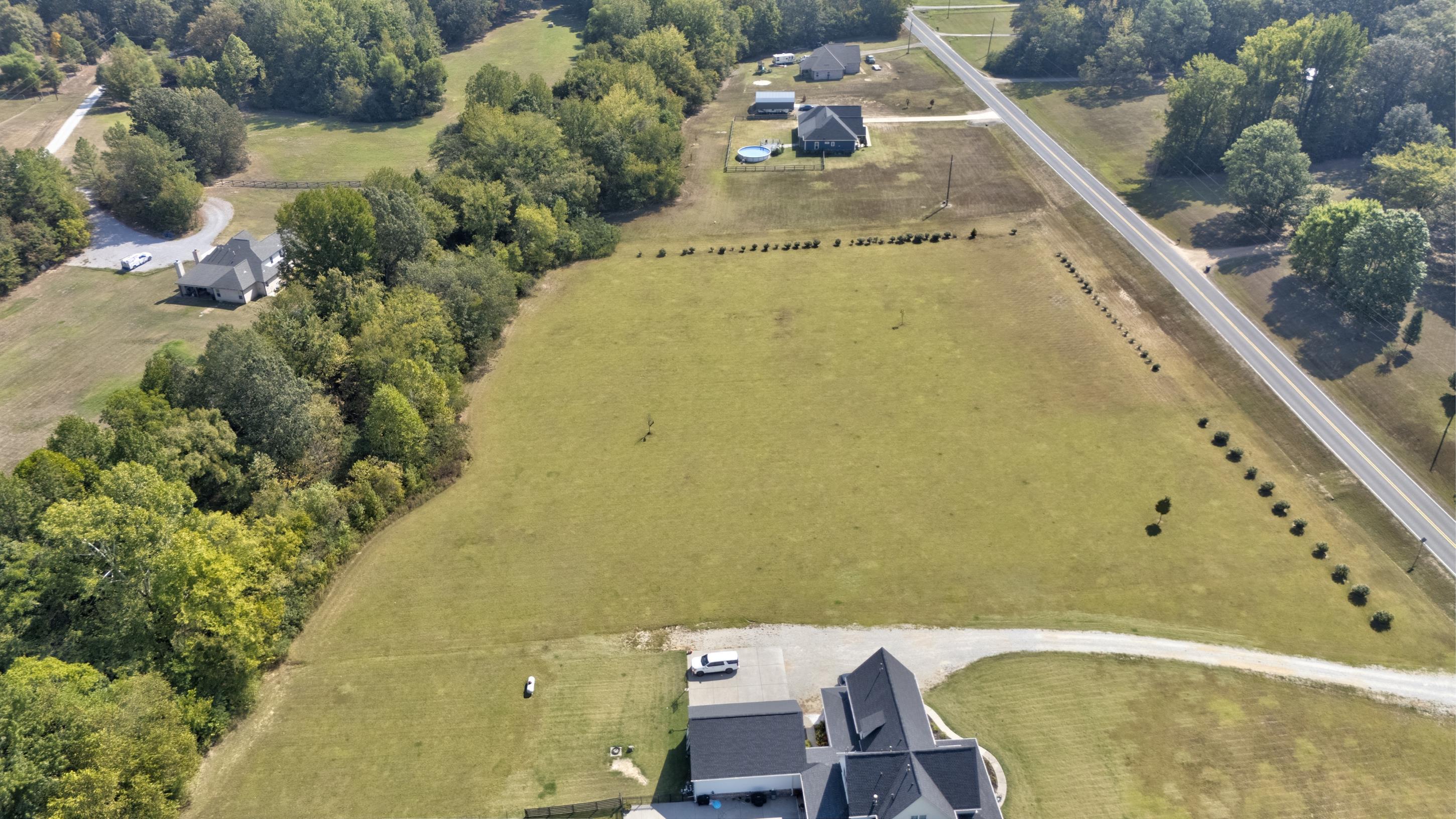 8600 County Line Rd Property Photo 2