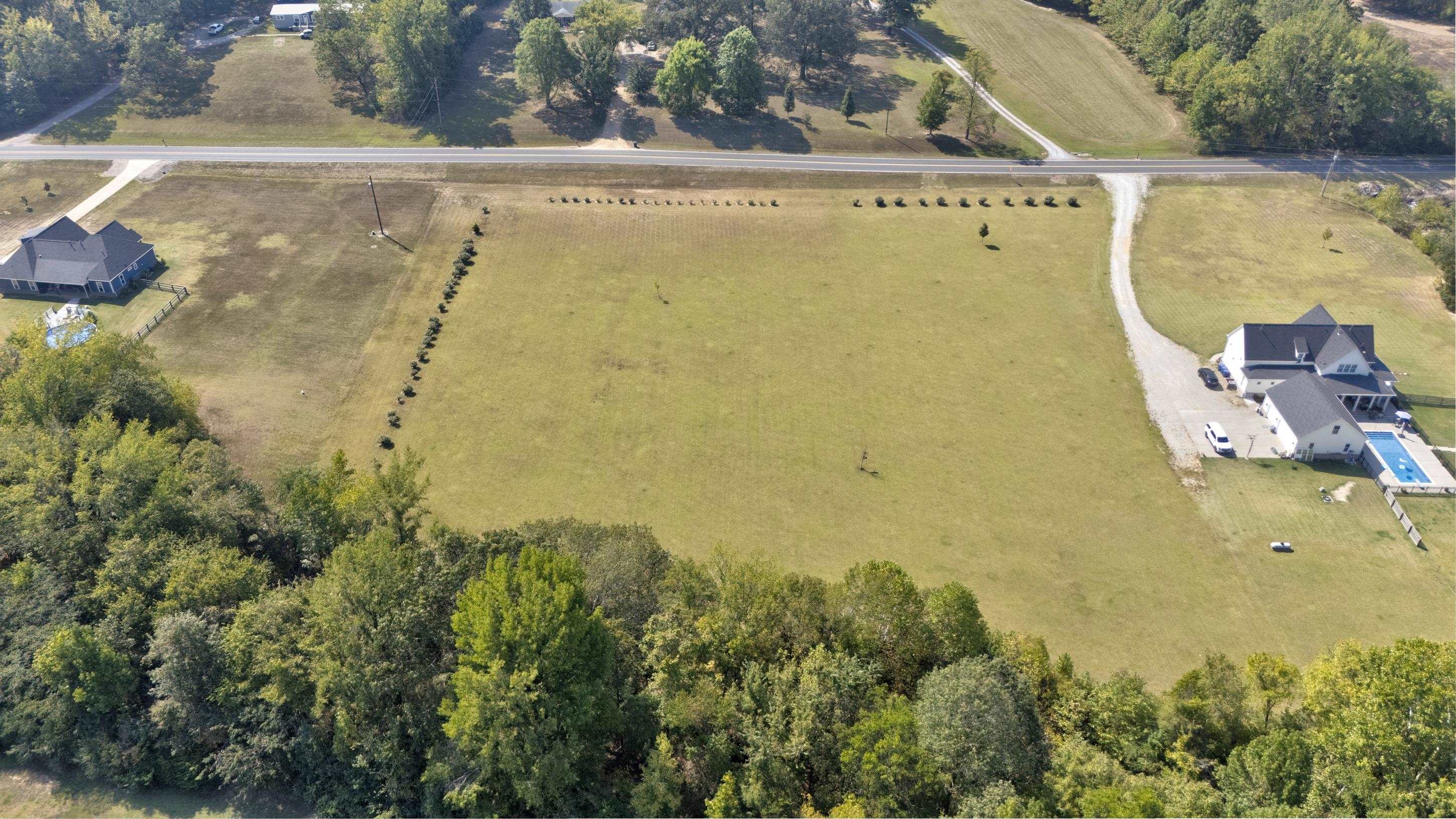 8600 County Line Rd Property Photo 4