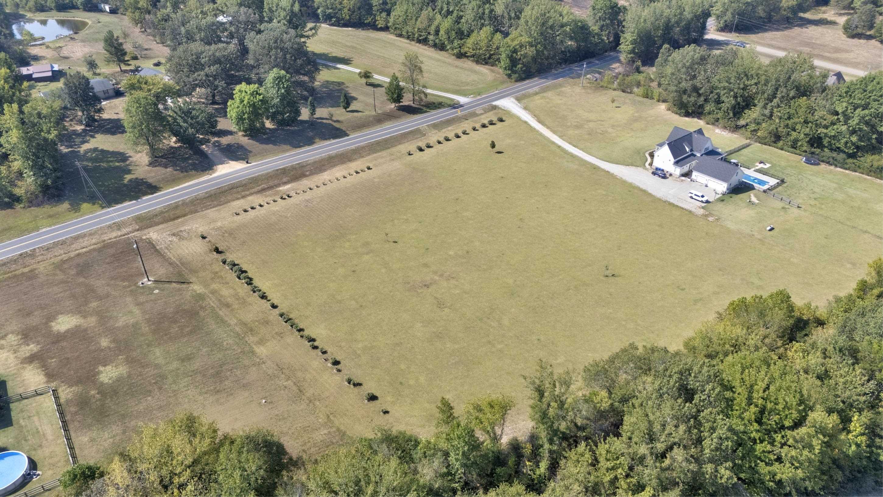 8600 County Line Rd Property Photo 5