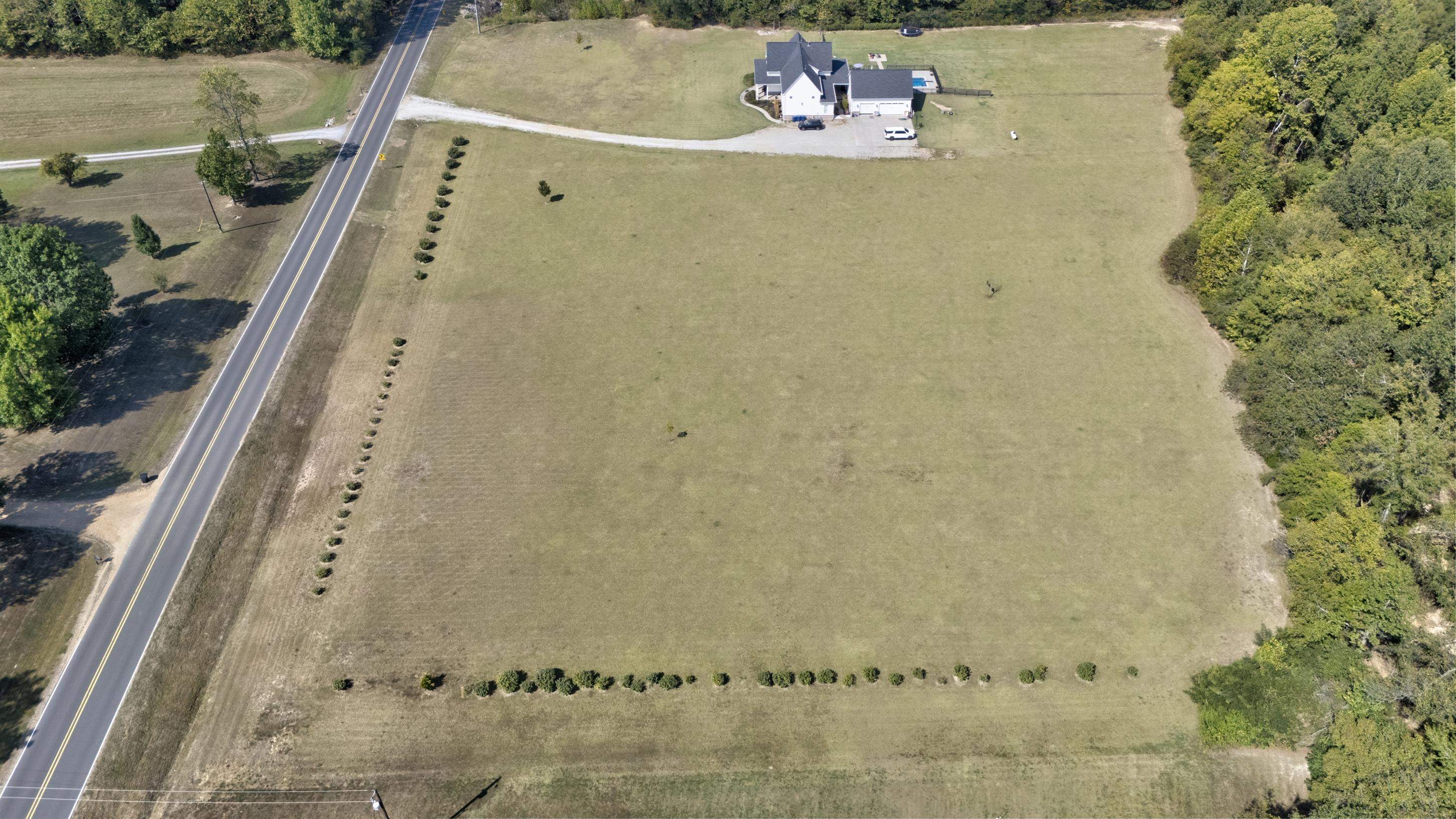 8600 County Line Rd Property Photo 6