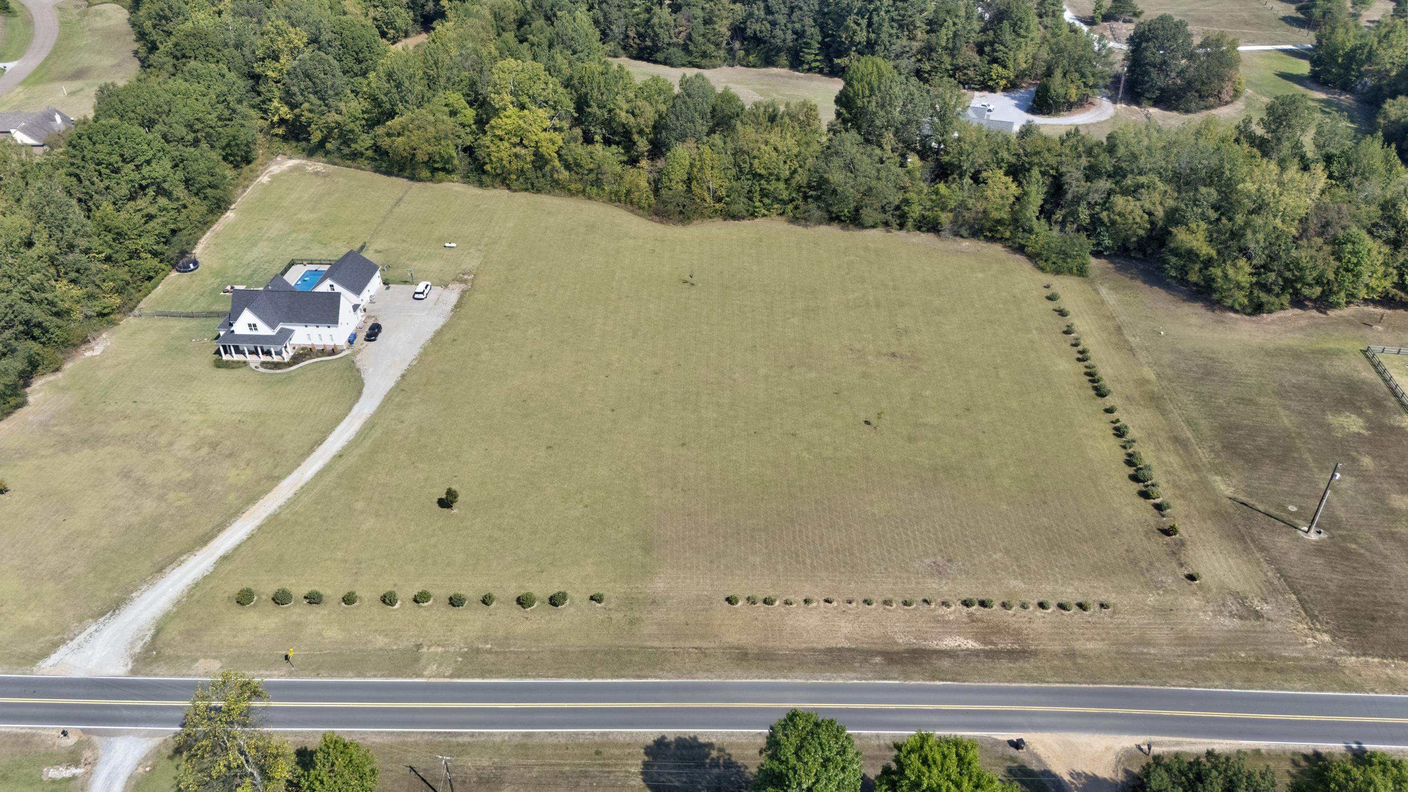 8600 County Line Rd Property Photo 8