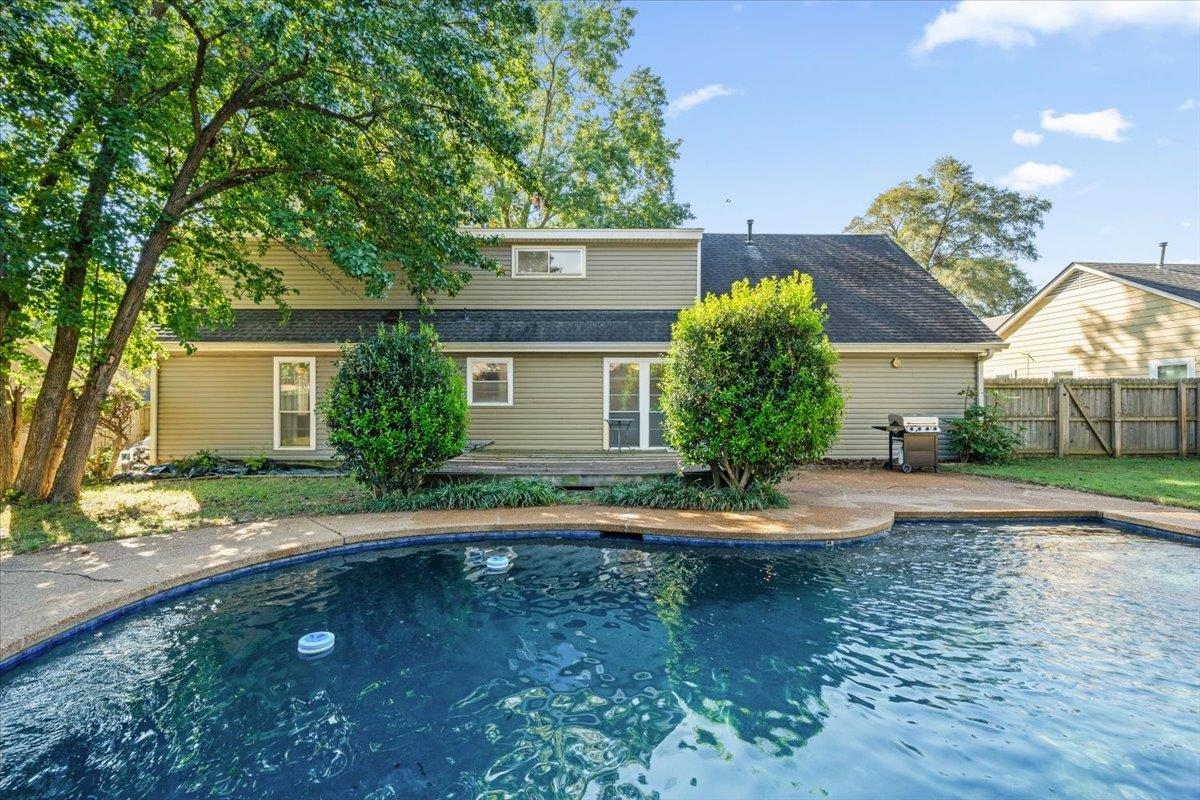 8438 RIVER GLEN DR Property Photo 1