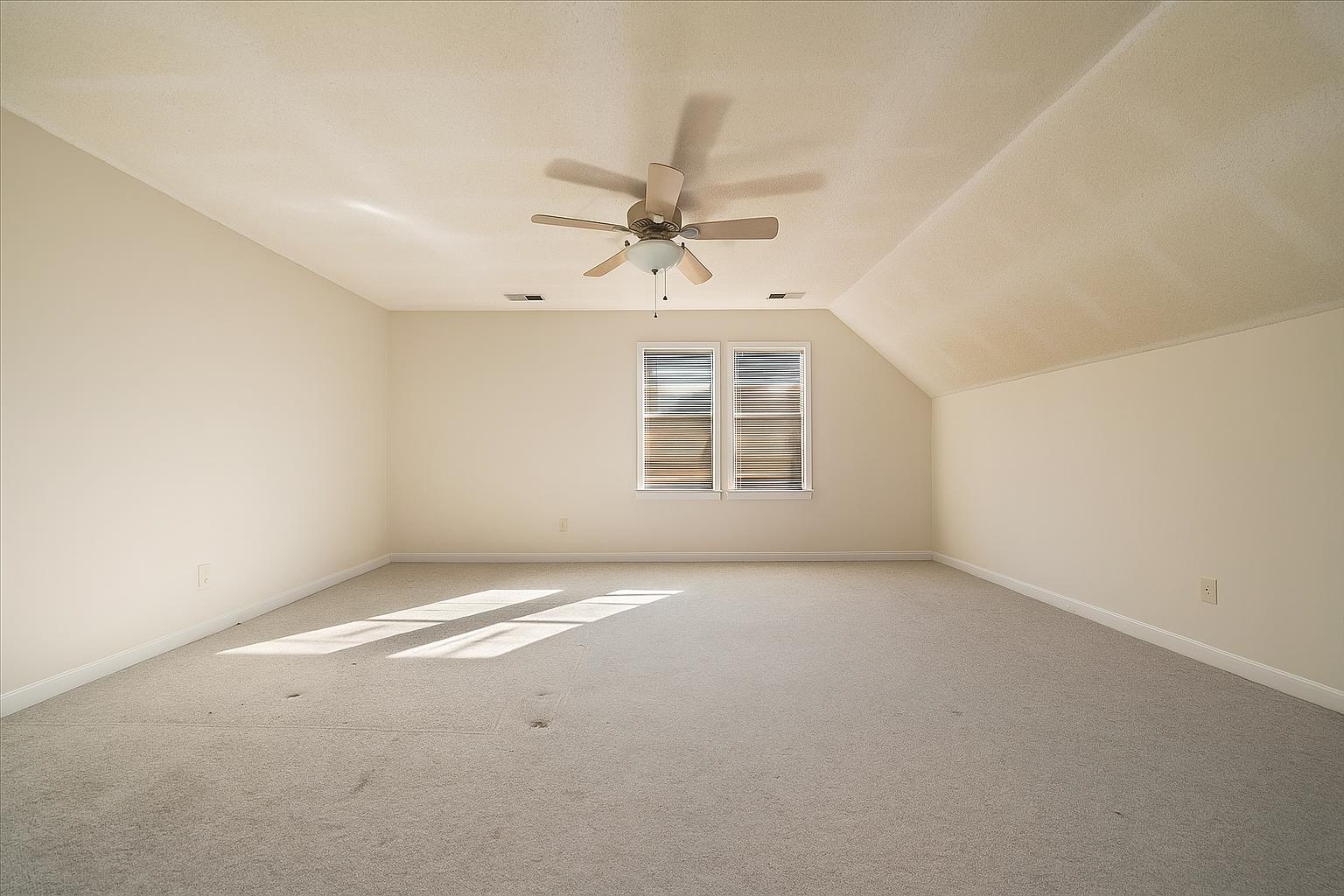 8438 River Glen Dr Property Photo 24