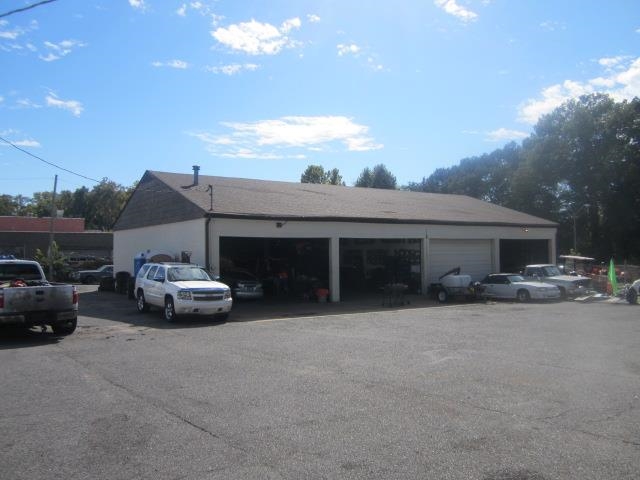 1505 Elvis Presley Blvd Property Photo 4