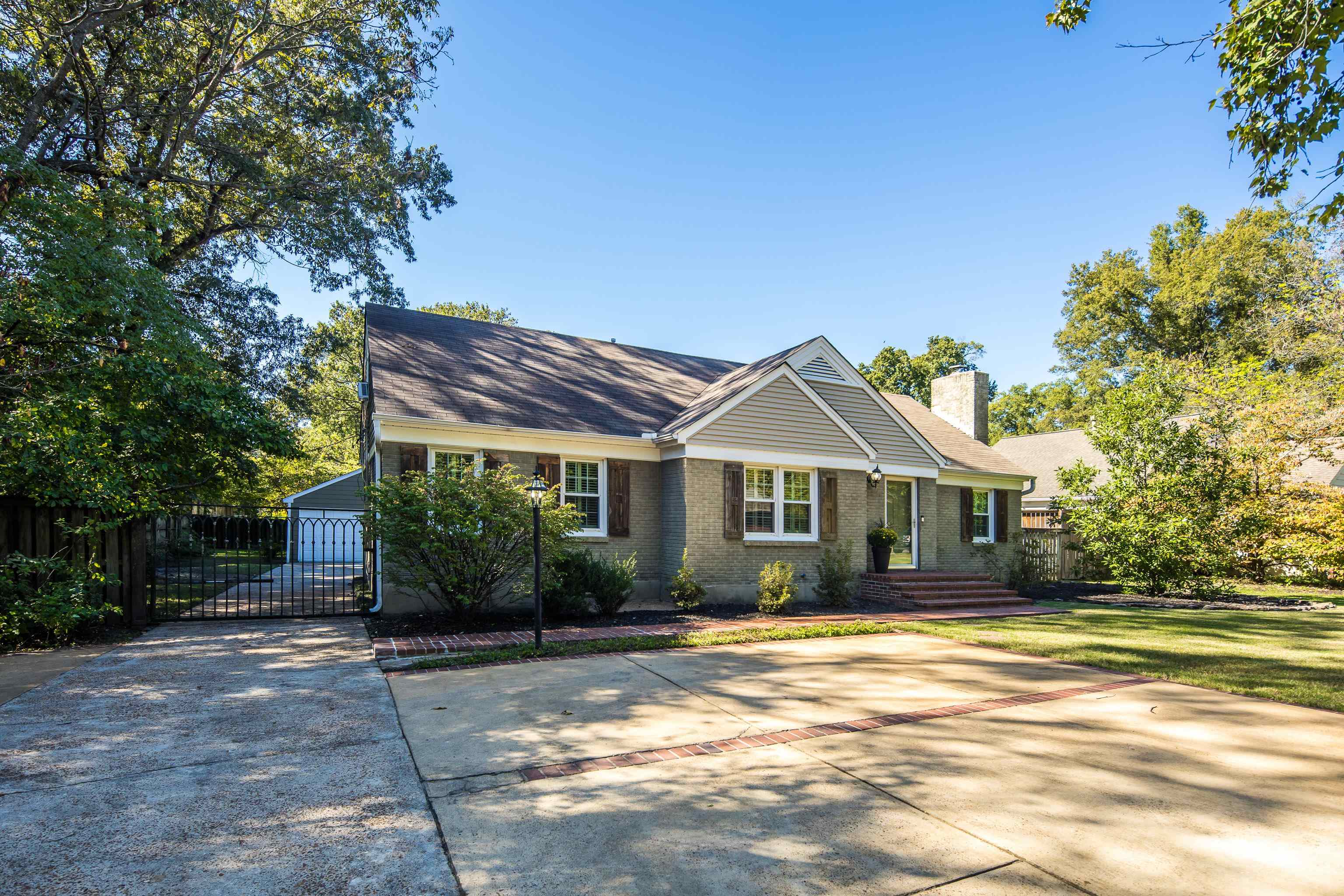 73 N Goodlett St Property Photo 4