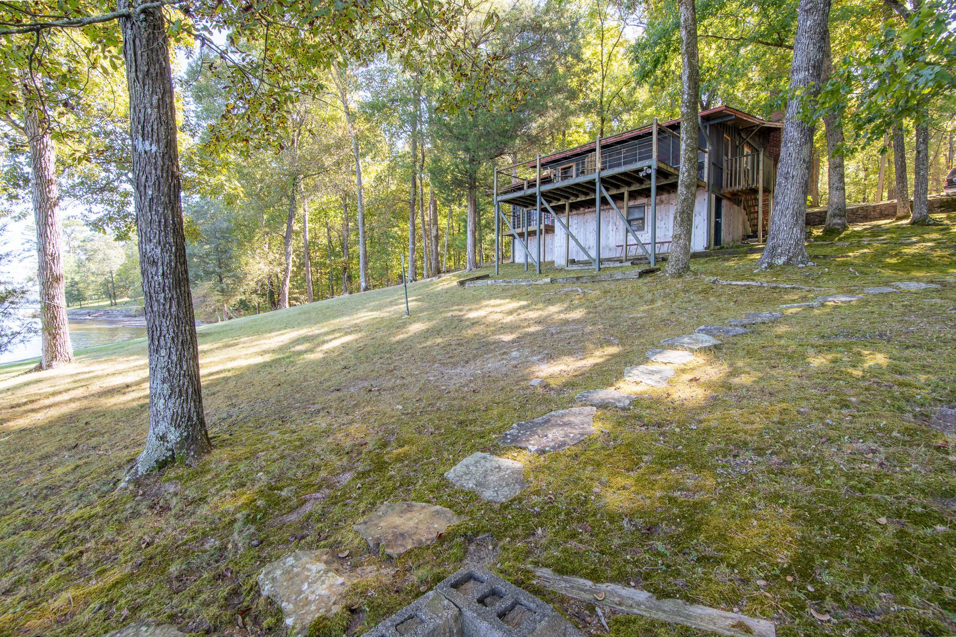 330 Mamie Way Property Photo 7