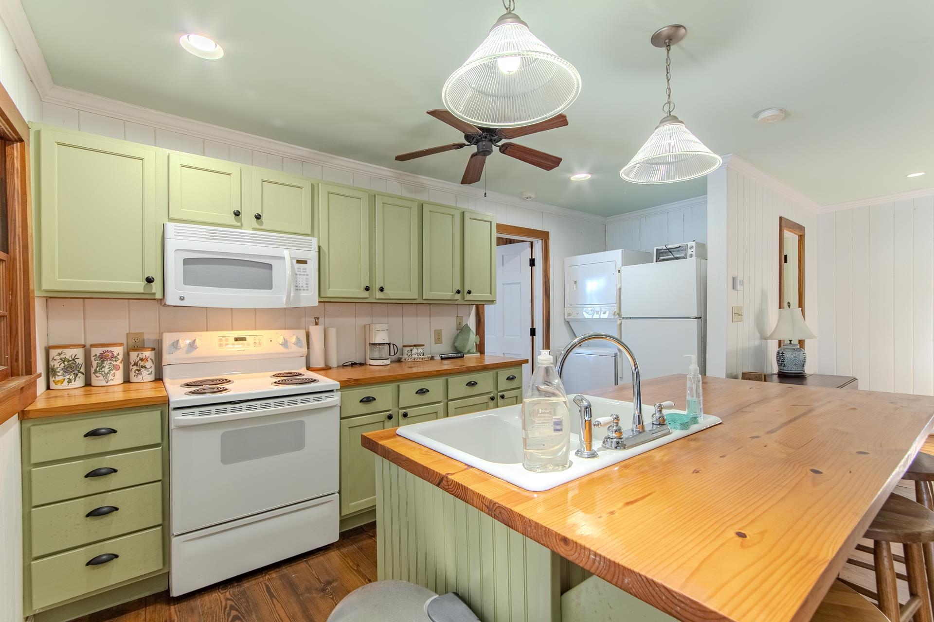 330 Mamie Way Property Photo 12