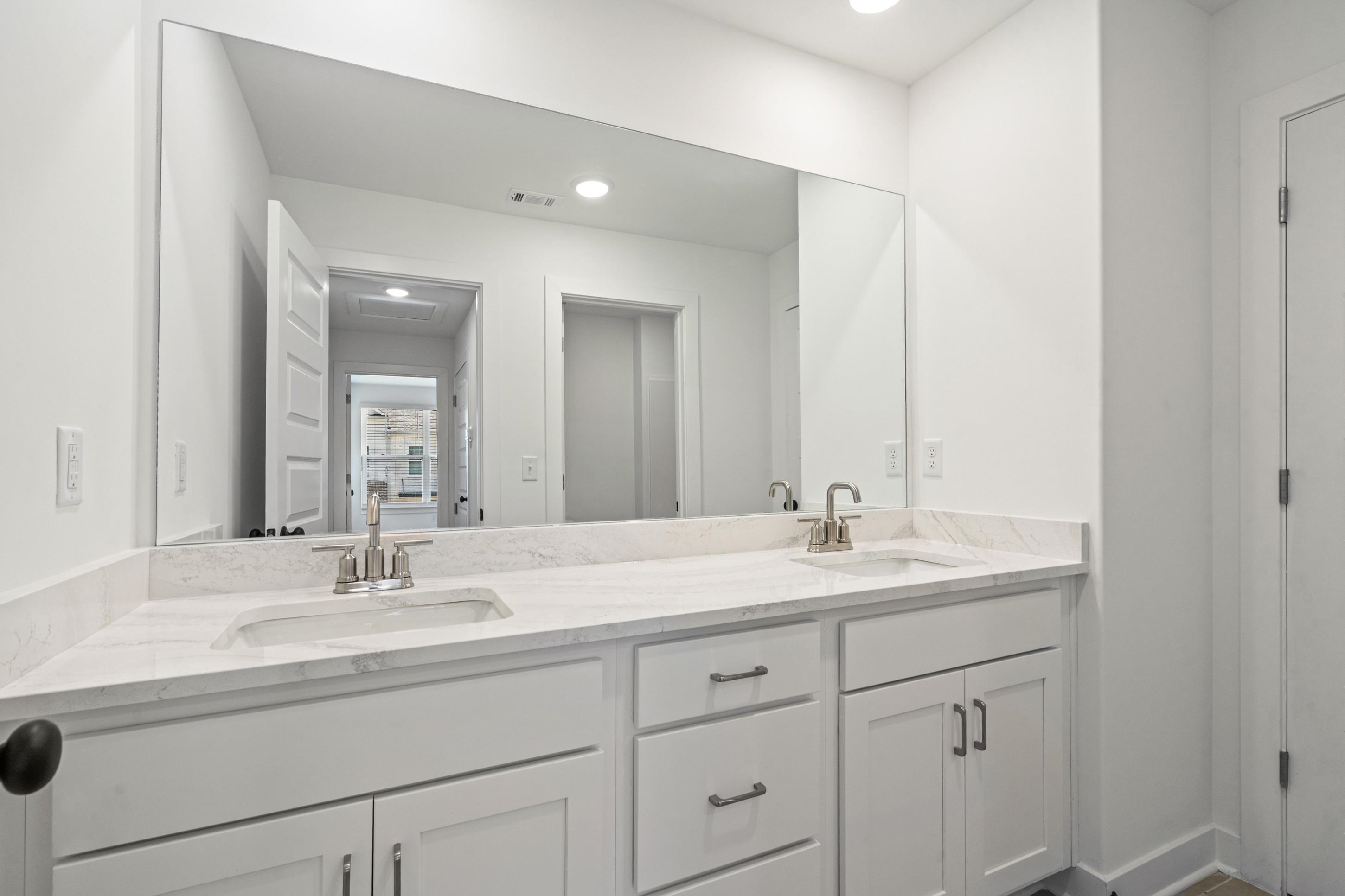 3050 Portage Dr Property Photo 18