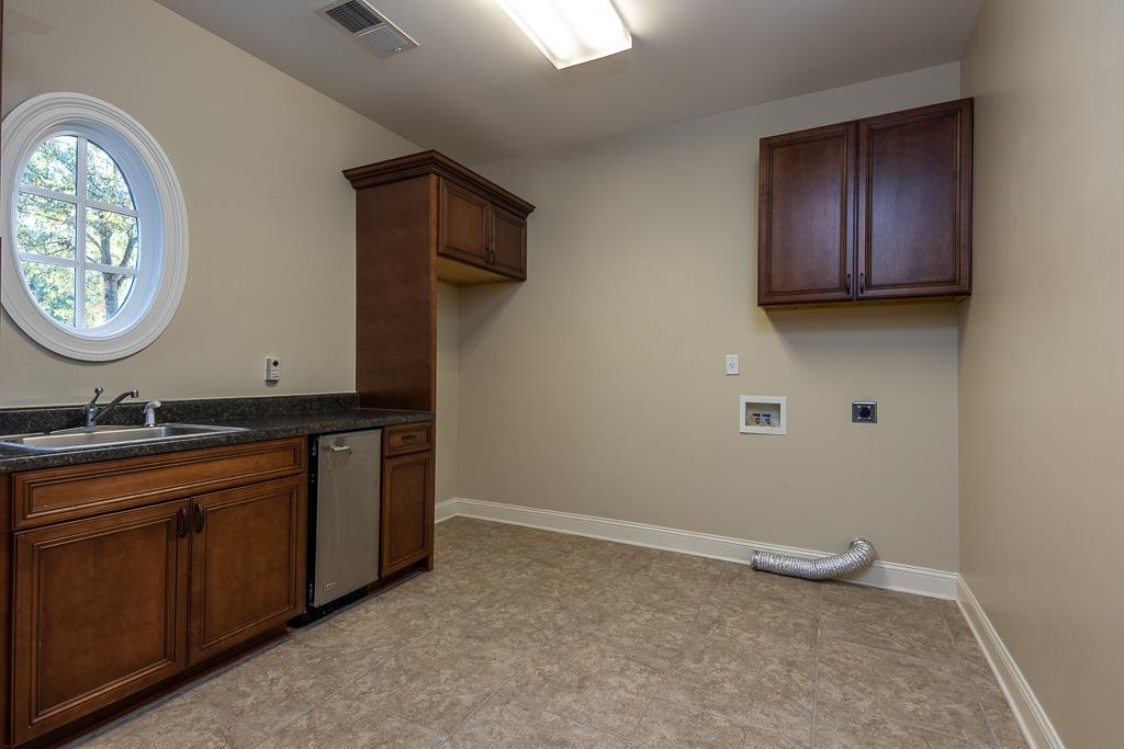 20 Surrey Loop Cir Property Photo 11
