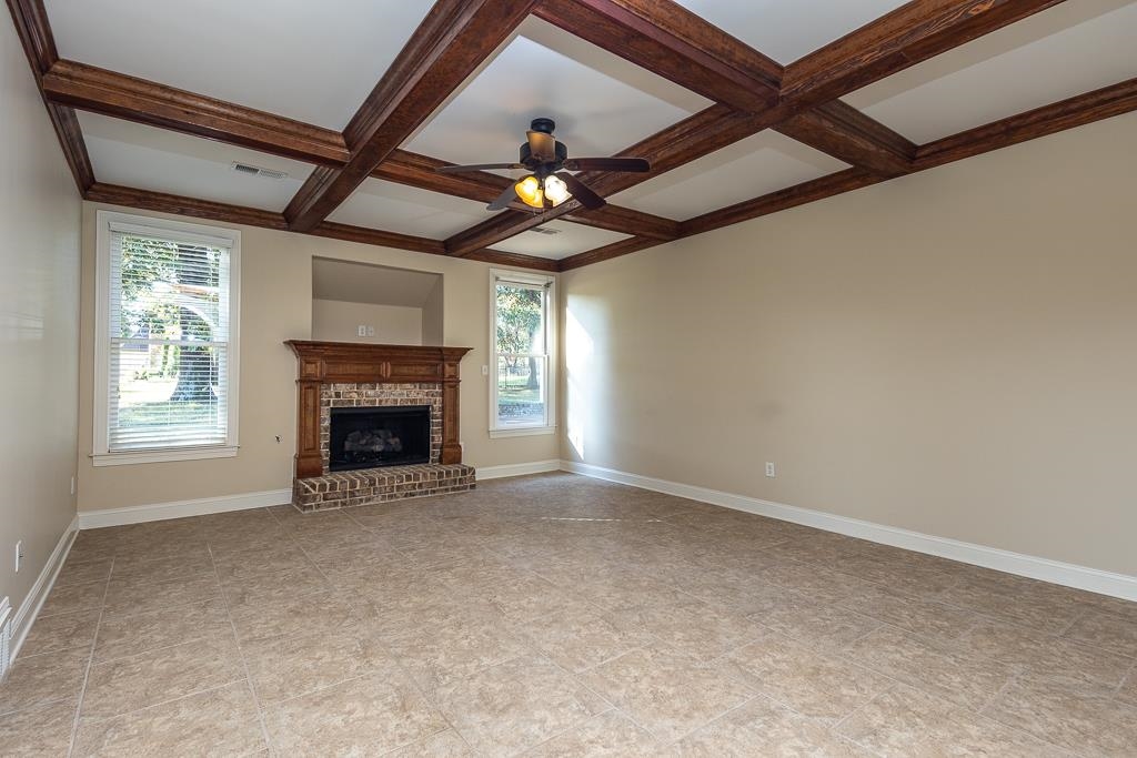 20 Surrey Loop Cir Property Photo 12